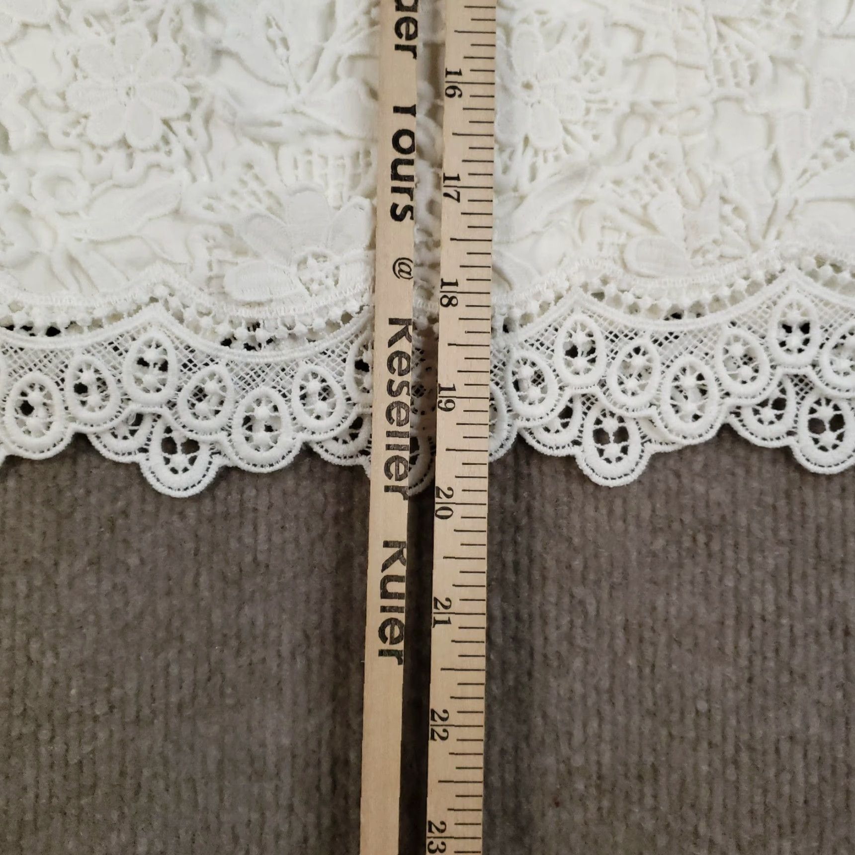 J.McLaughlin J. McLaughlin Skirt Womens Size 8 White Short Lined Zip Crochet Doily Casual A-Line Front Size 30" / US 8 / IT 44 - 5 Thumbnail