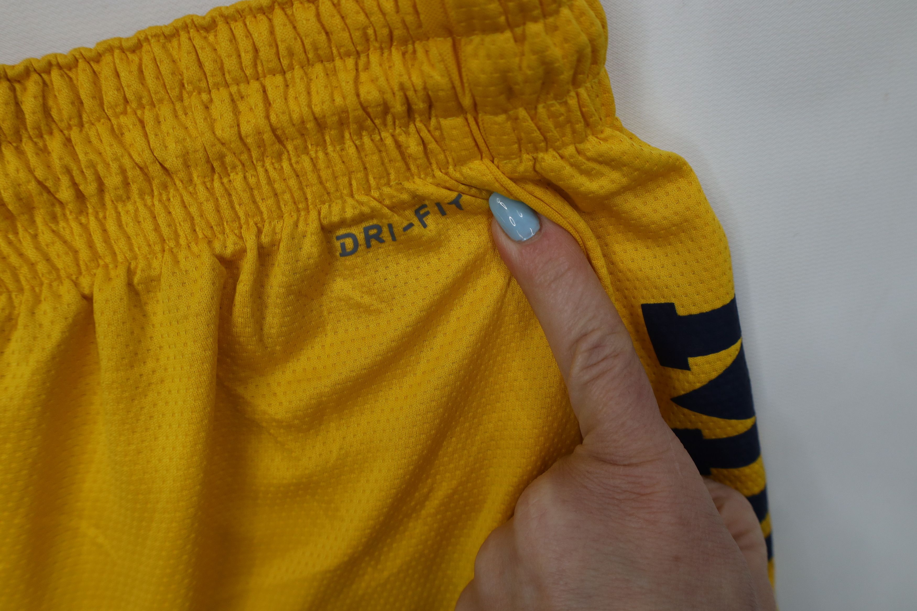 Nike Nike Air Jordan University of Michigan Basketball Shorts Size US 36 / EU 52 - 15 Thumbnail