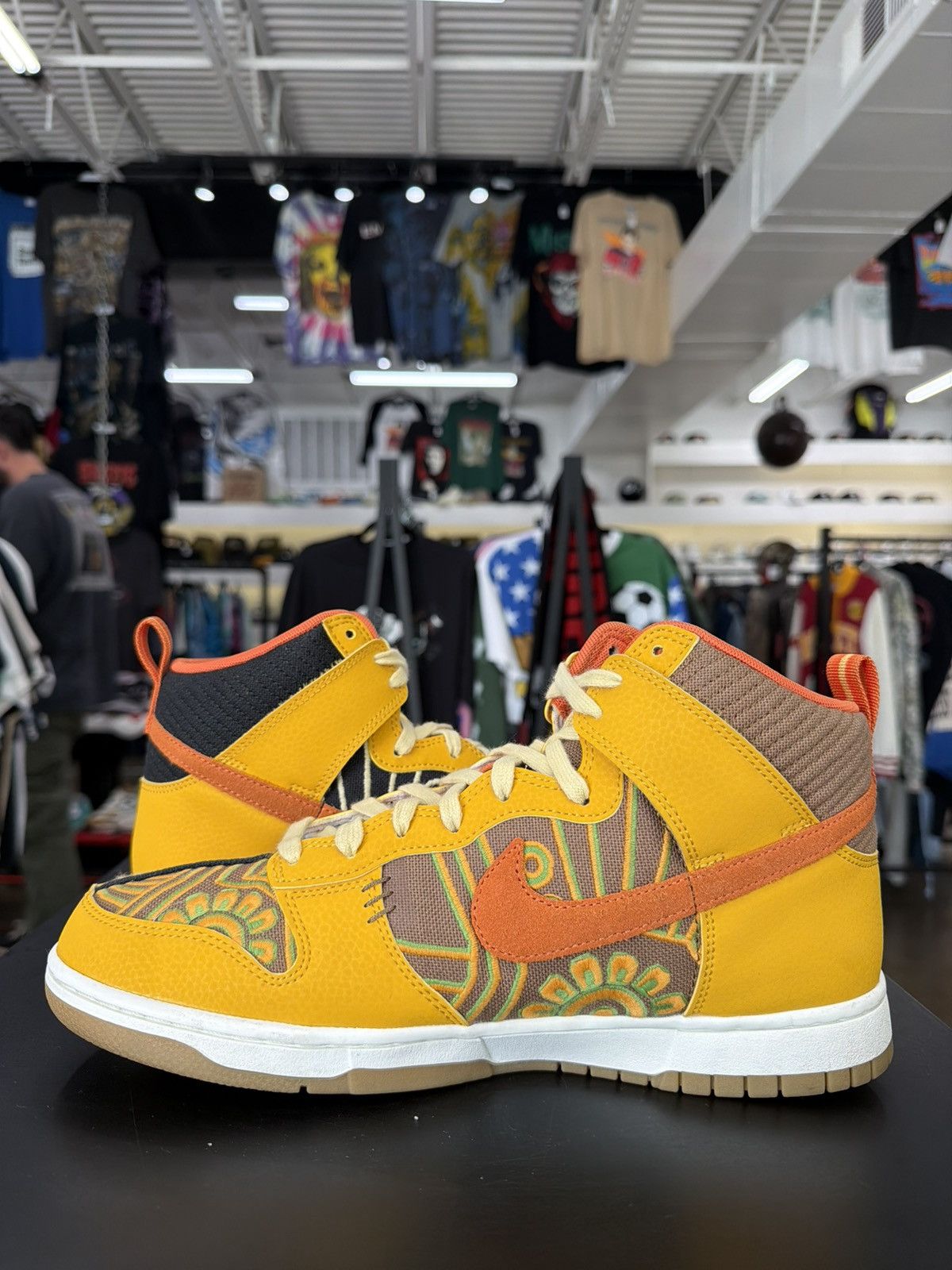 Nike Nike Dunk High Somos Familia Size 10.5 (2022) Size US 10.5 / EU 43-44 - 4 Thumbnail