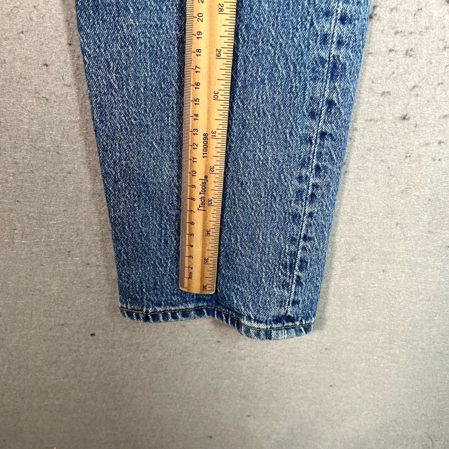 Denime Levis Jeans Womens Wedgie Straight Leg Jeans 27 Button Fly Medium Wash Denim Size 27" / US 4 / IT 40 - 4 Thumbnail