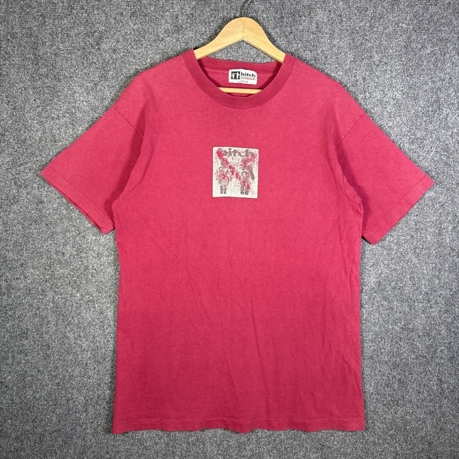Blind Skateboards Vintage Bitch Skateboards Shirt Mens Large Red 90s USA Skate Size US L / EU 52-54 / 3 - 1 Thumbnail