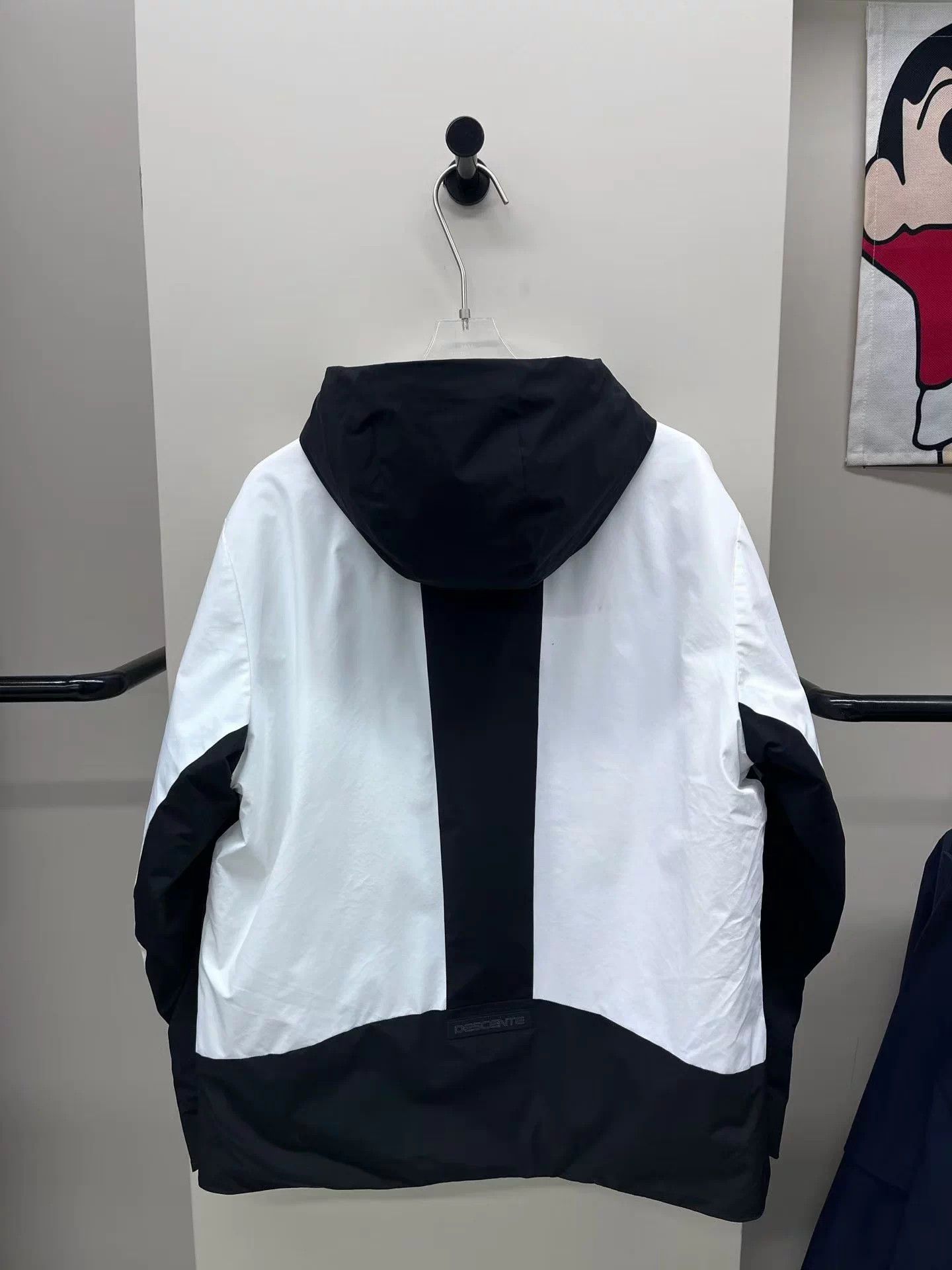 Descente DESCENTE Heated Tech Puffer Black White Panda XXL Size US XXL / EU 58 / 5 - 2 Thumbnail