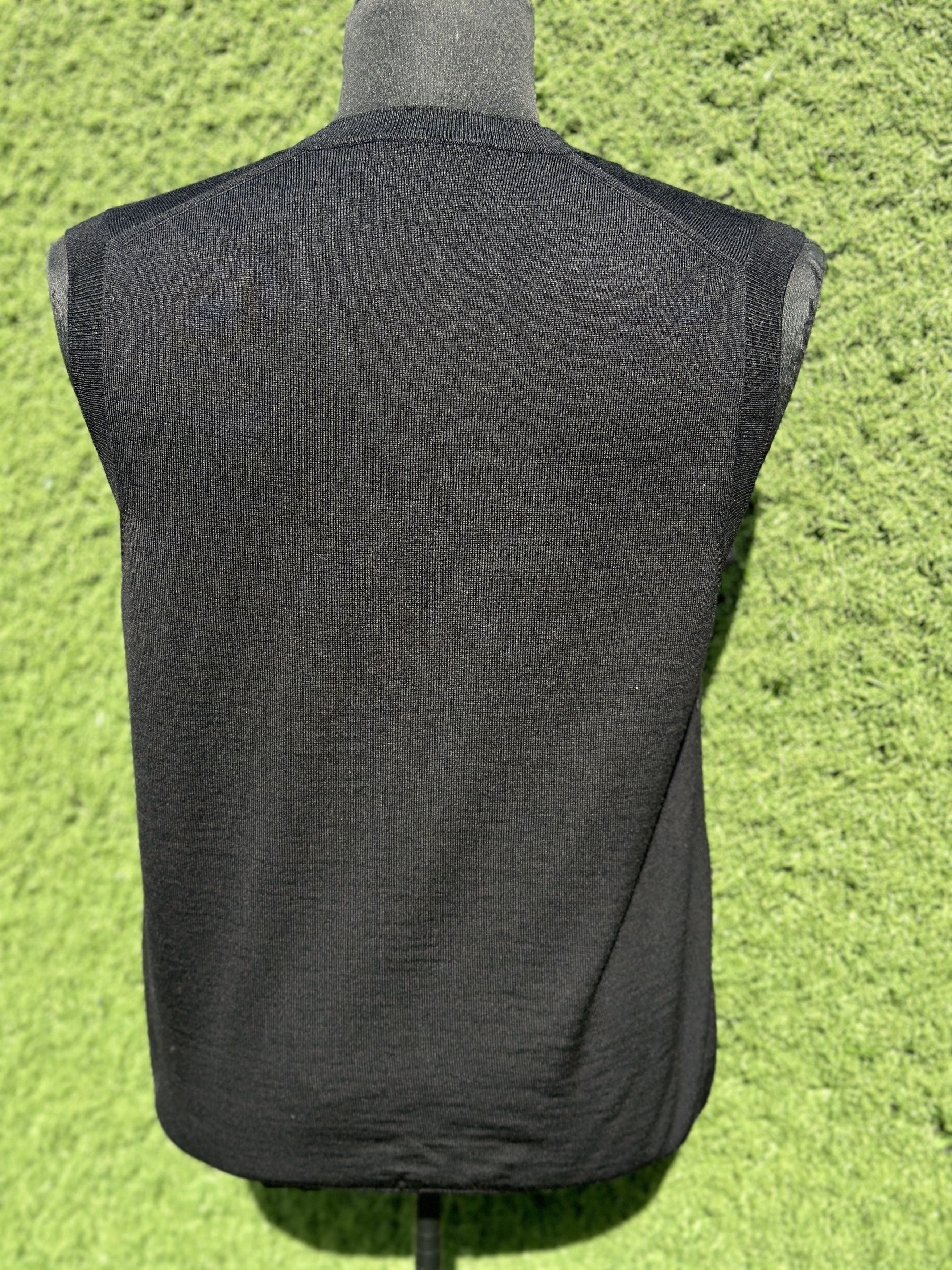Prada Prada Virgin Wool Fine Knit V Neck Sweater Vest Size 50 IT Size US M / EU 48-50 / 2 - 5 Thumbnail