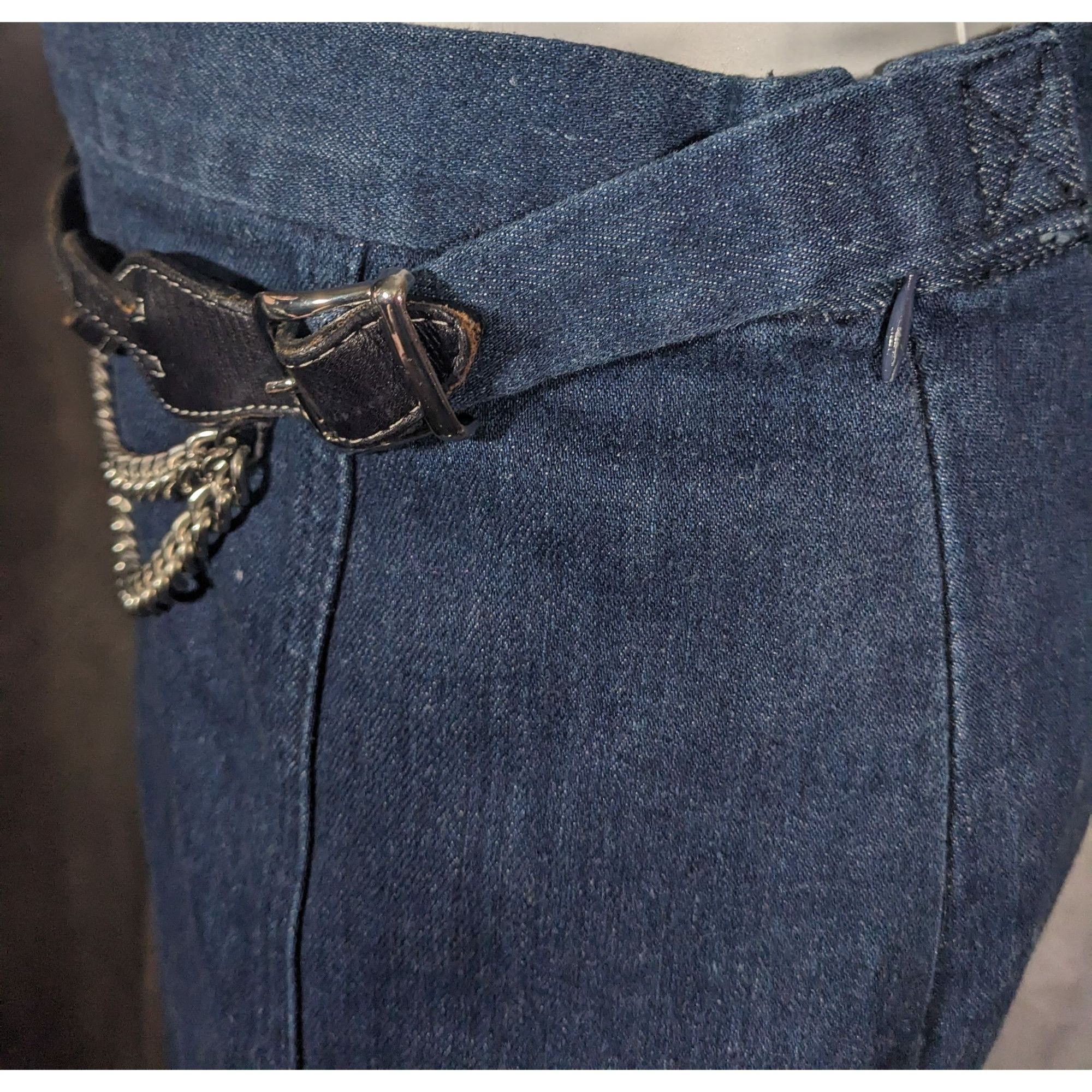 Ralph Lauren Vintage Ralph Lauren Blue Denim Skirt With Leather And Chain Size 26" / US 2 / IT 38 - 10 Thumbnail
