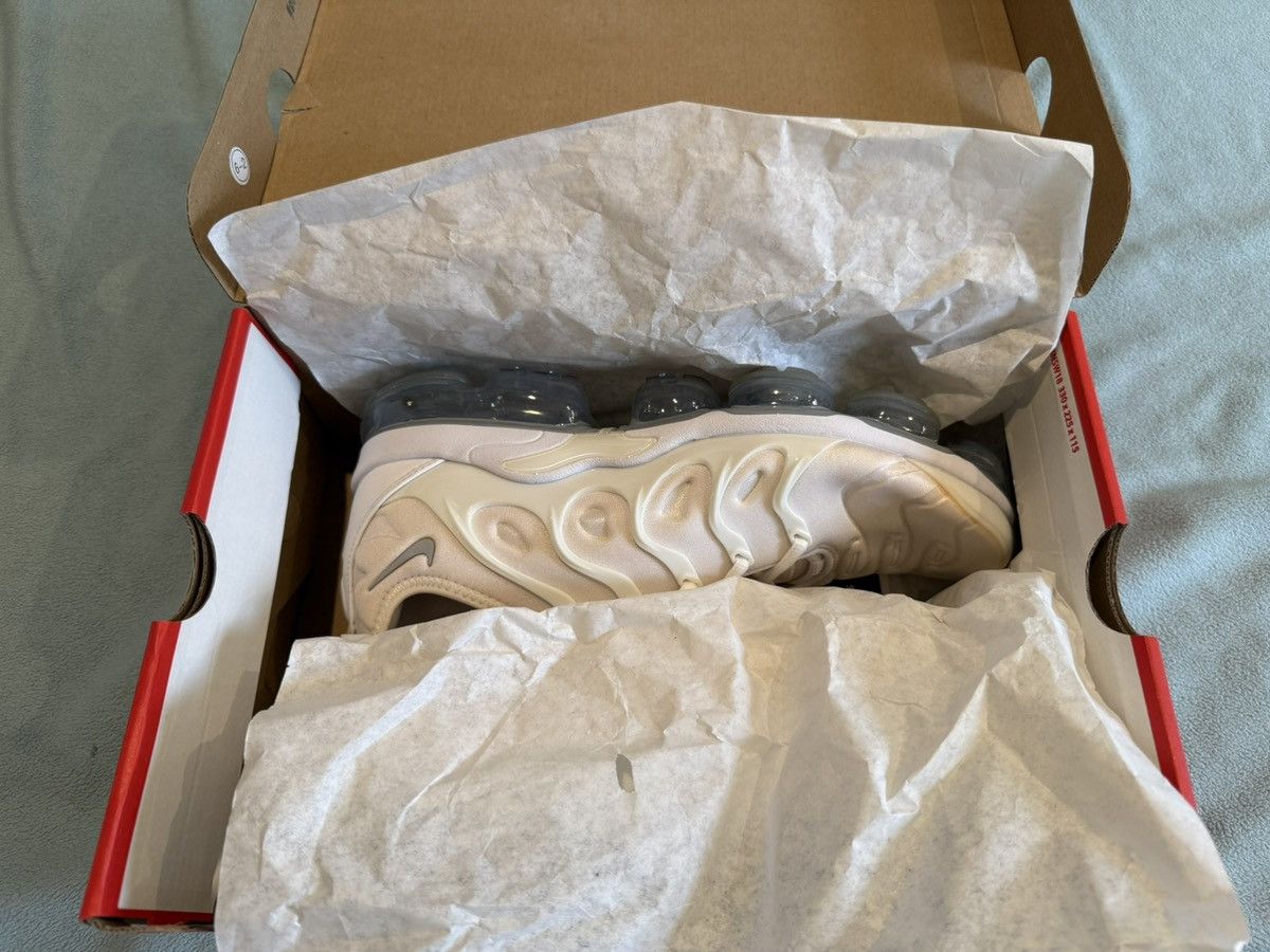 Nike Vapormax Plus triple white size 9.5 Size US 9.5 / EU 42-43 - 3 Thumbnail