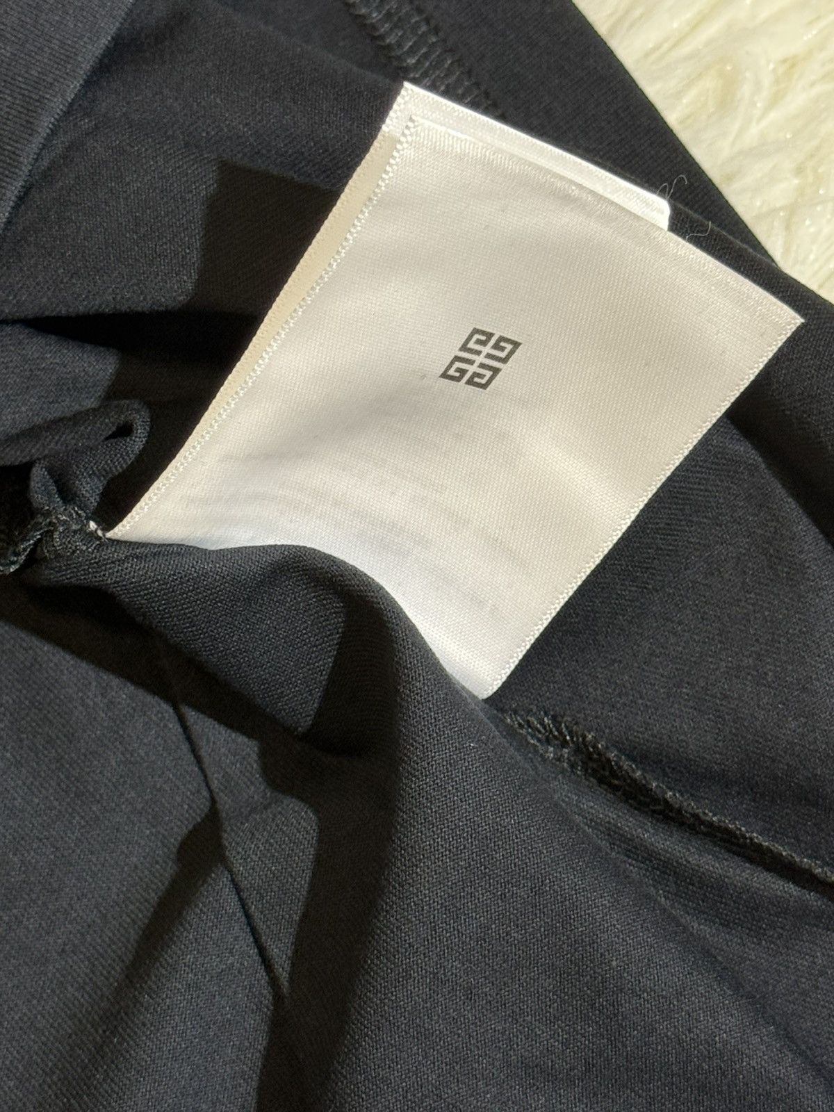 Givenchy Givenchy black t shirt Size US M / EU 48-50 / 2 - 6 Thumbnail