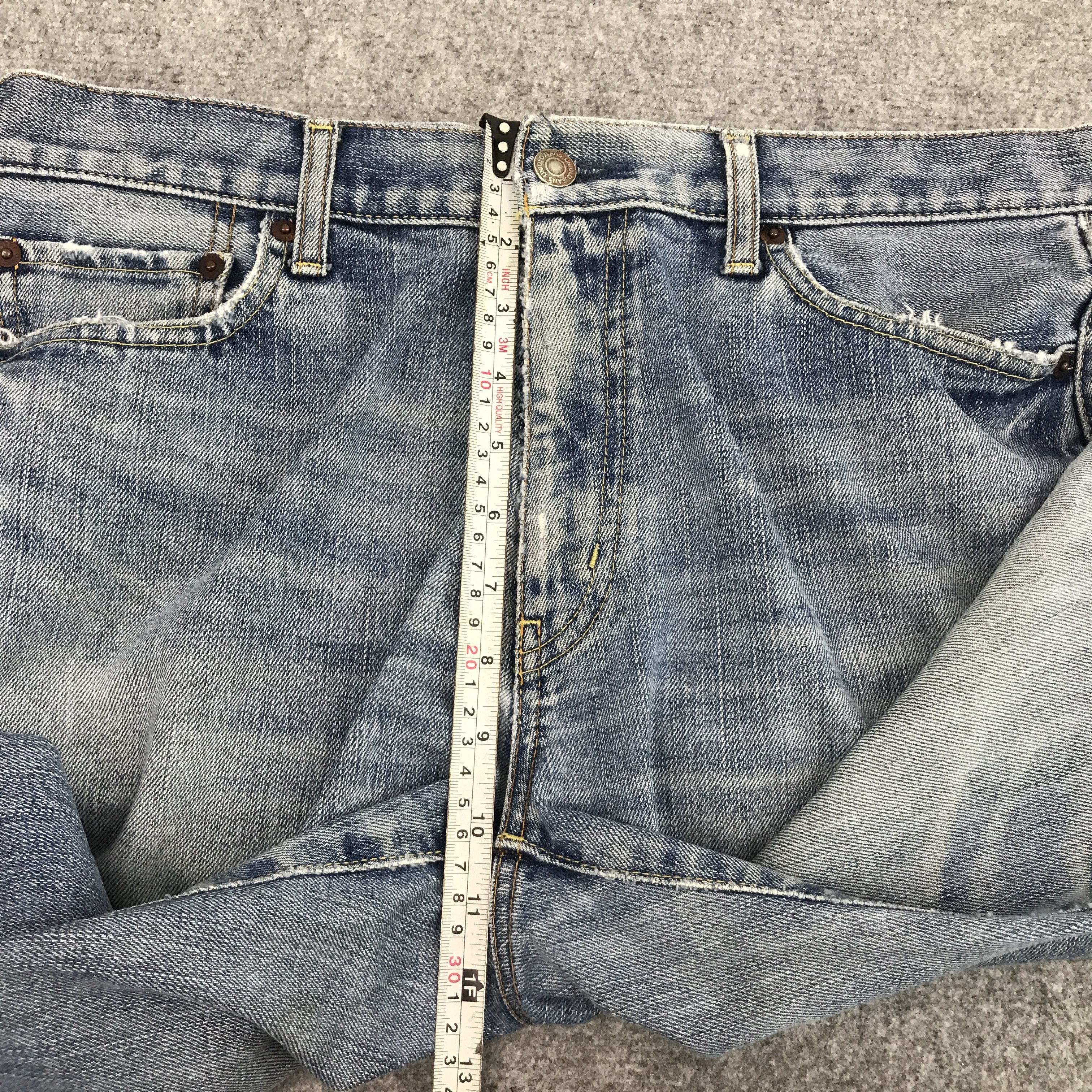 Jun Takahashi × Uniqlo JAPANESE UNIQLO DISTRESSED DENIM JEANS Size US 32 / EU 48 - 11 Thumbnail
