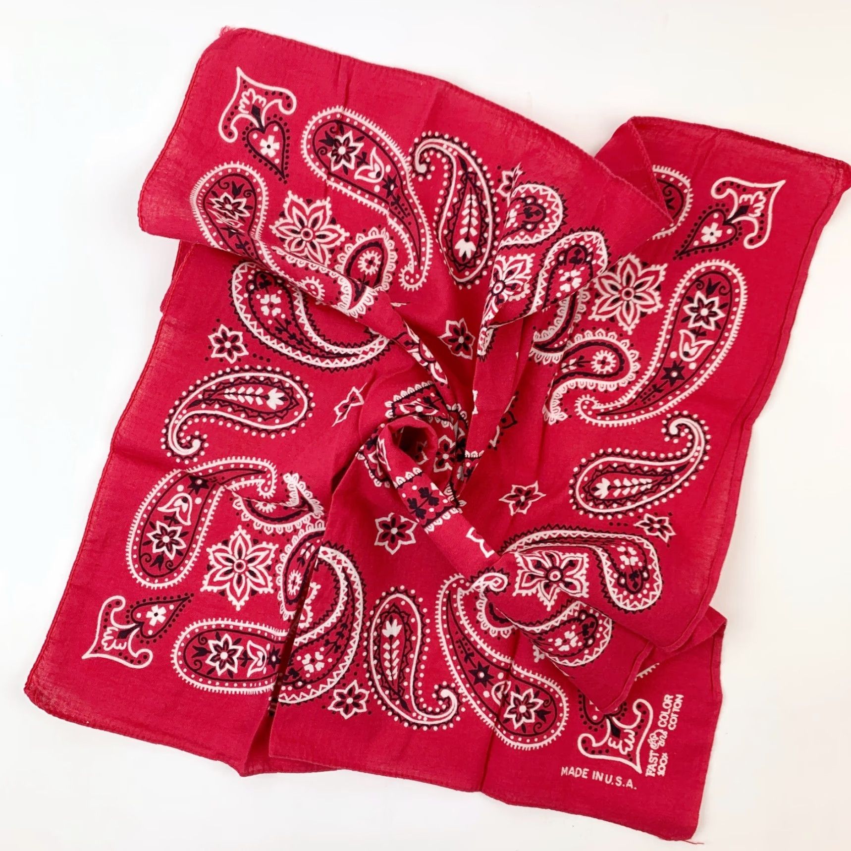 Vintage VINTAGE Bandana 100% Cotton Red Paisley 22" x 19" Trunk Up USA Unbranded Unisex Shirt? Size ONE SIZE - 8 Thumbnail