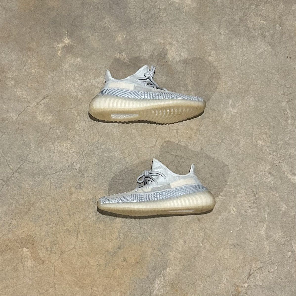 Adidas × Kanye West × Yeezy Adidas Yeezy Boost 350 V2 Cloud White 2019 US 8 Size US 8 / EU 41 - 3 Thumbnail