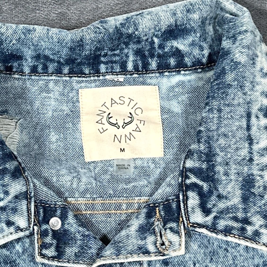Denime VINTAGE Fantastic Fawn Denim Trucker Jacket Women’s Medium Blue Acid Wash Fringe Western 90s Casual Size 32" / US 10 / IT 46 - 7 Thumbnail
