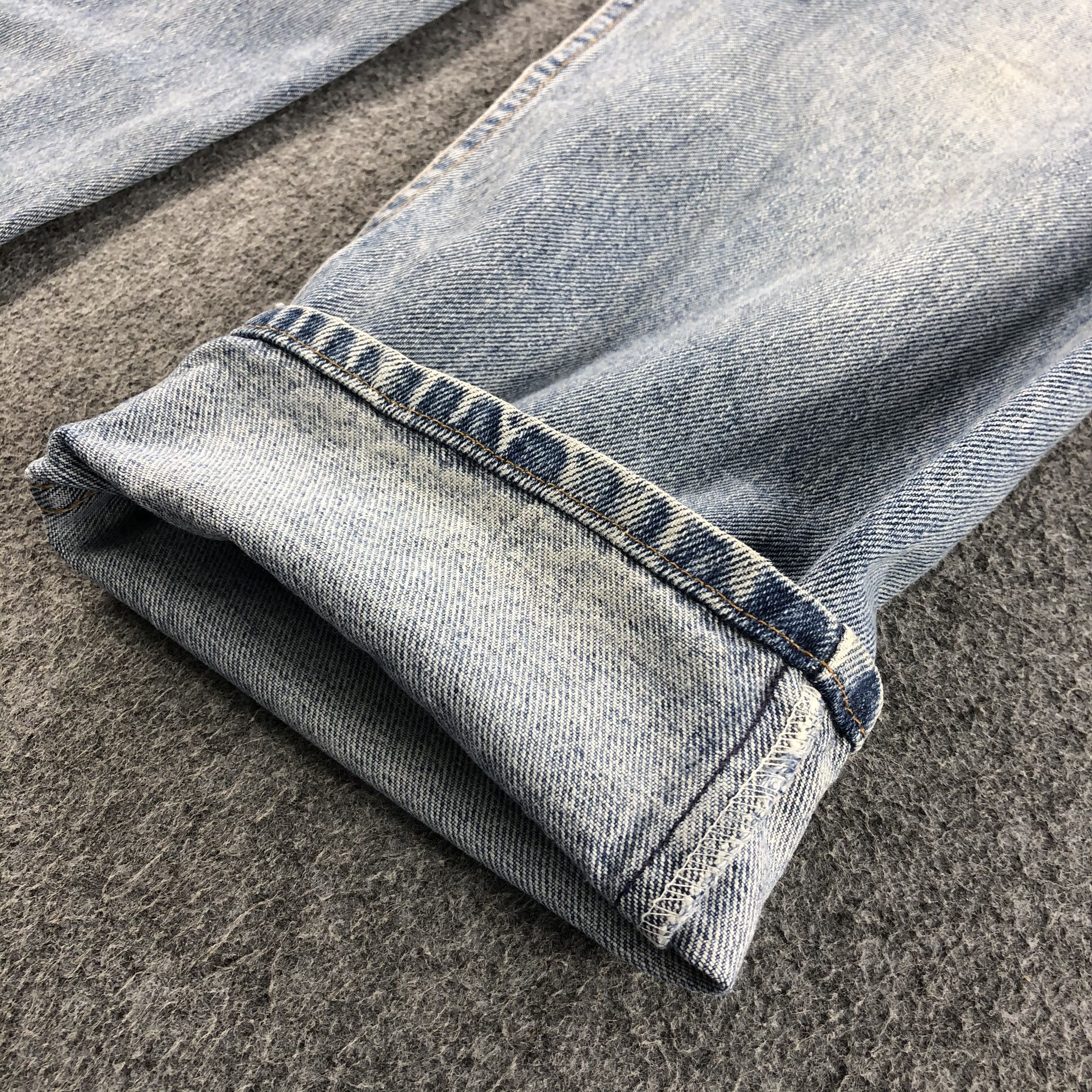 Levi's Vintage 90s Light Wash Levis 561 Jeans-J1208 Size US 31 - 7 Thumbnail