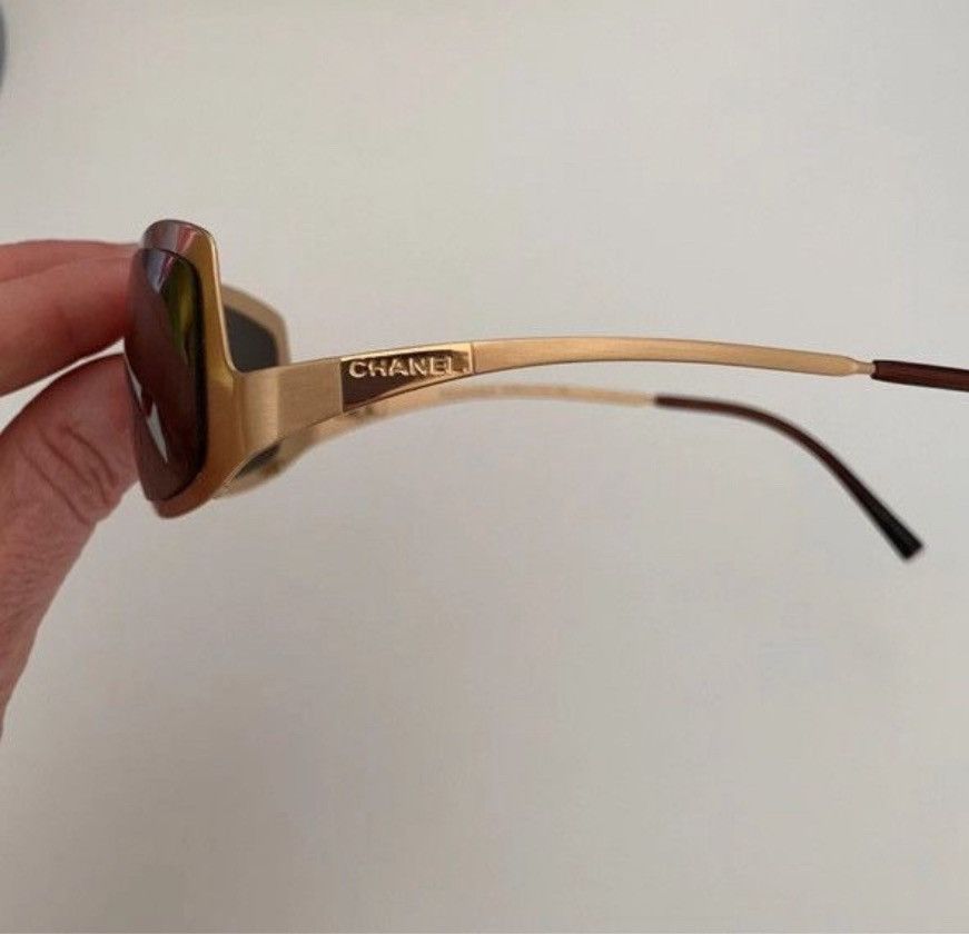 Chanel Chanel Sunglasses 4022 CC Rhinestone 4017 Rimless A0057 Size ONE SIZE - 1 Thumbnail