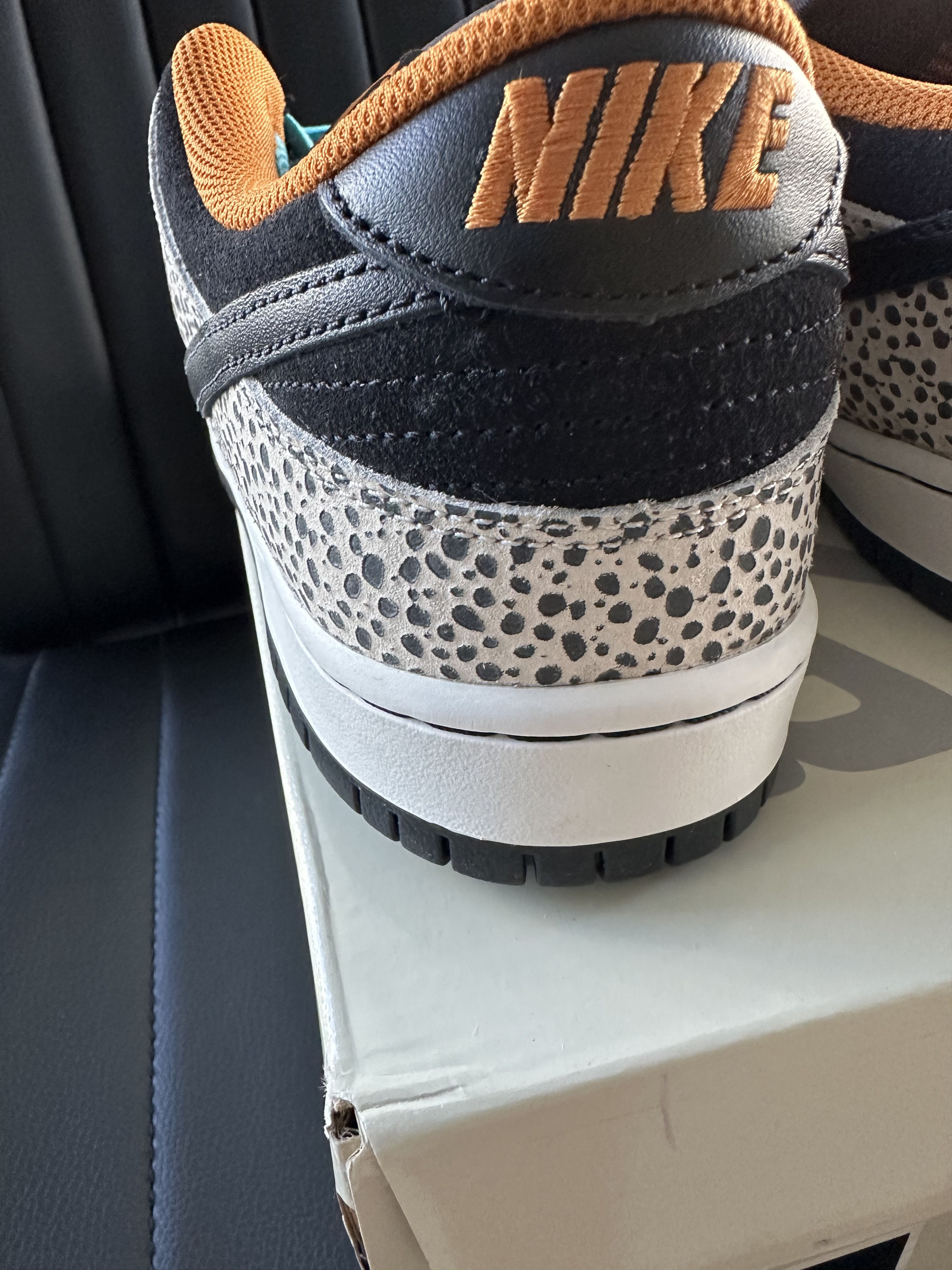 Nike NIKE SB DUNK LOW PRO "SAFARI" Size US 9 / EU 42 - 10 Thumbnail