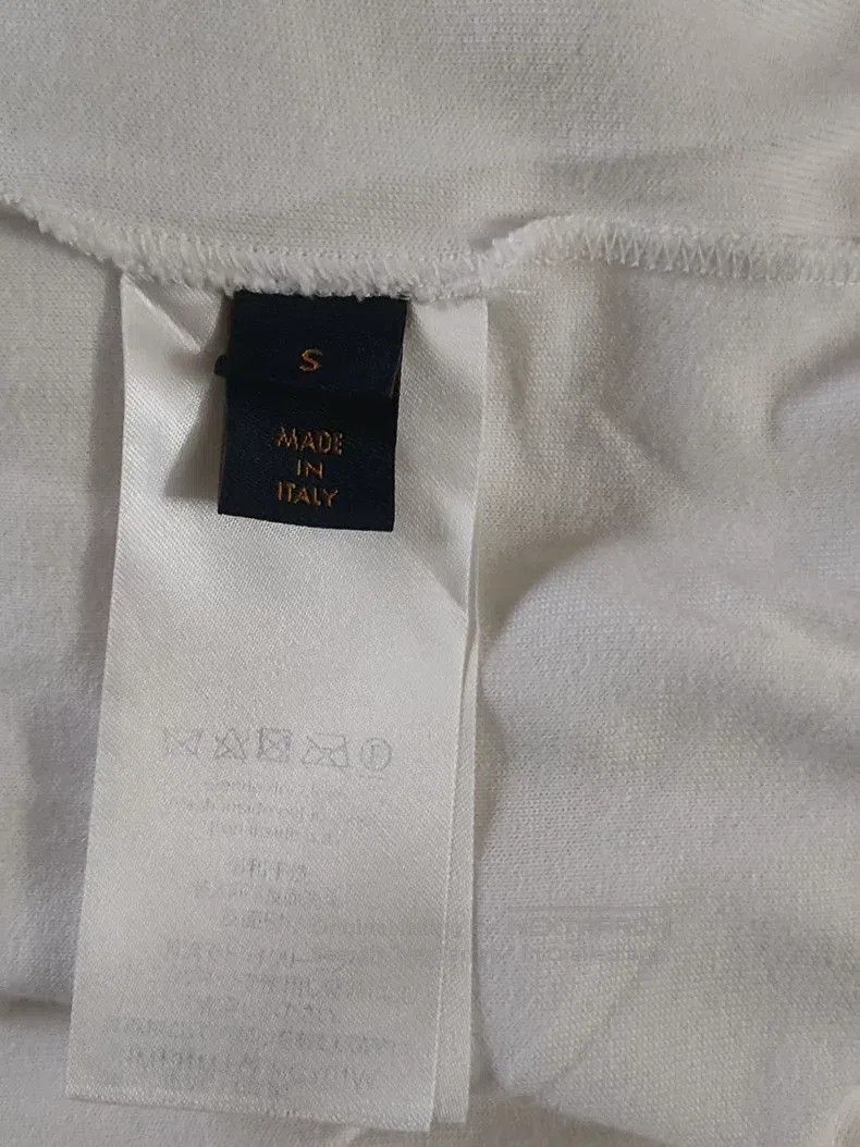 Louis Vuitton Louis Vuitton short sleeves Size US S / EU 44-46 / 1 - 4 Thumbnail