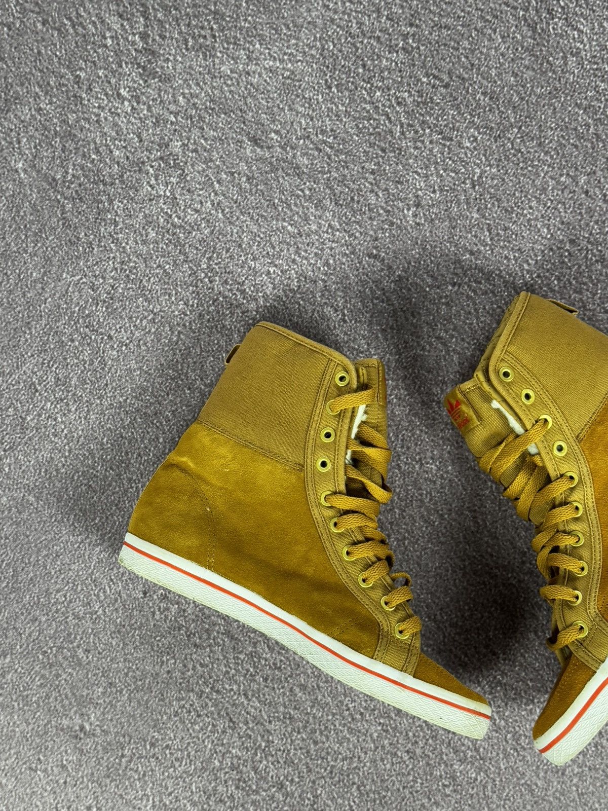 Adidas Y2K 00s Aesthetic Adidas Glamour Faux Fur Hi-Top Sneakers Size US 8 / IT 38 - 7 Thumbnail