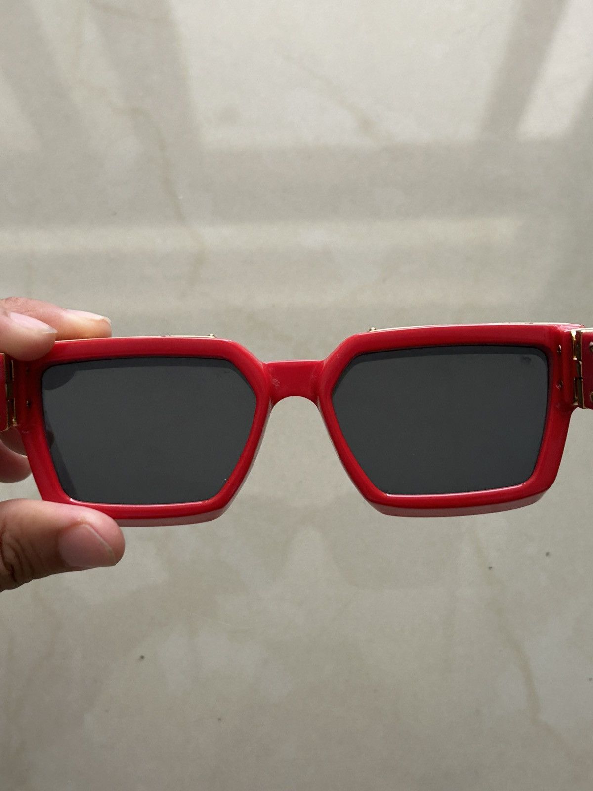 Louis Vuitton Louis Vuitton Red Millionaires Size ONE SIZE - 6 Thumbnail