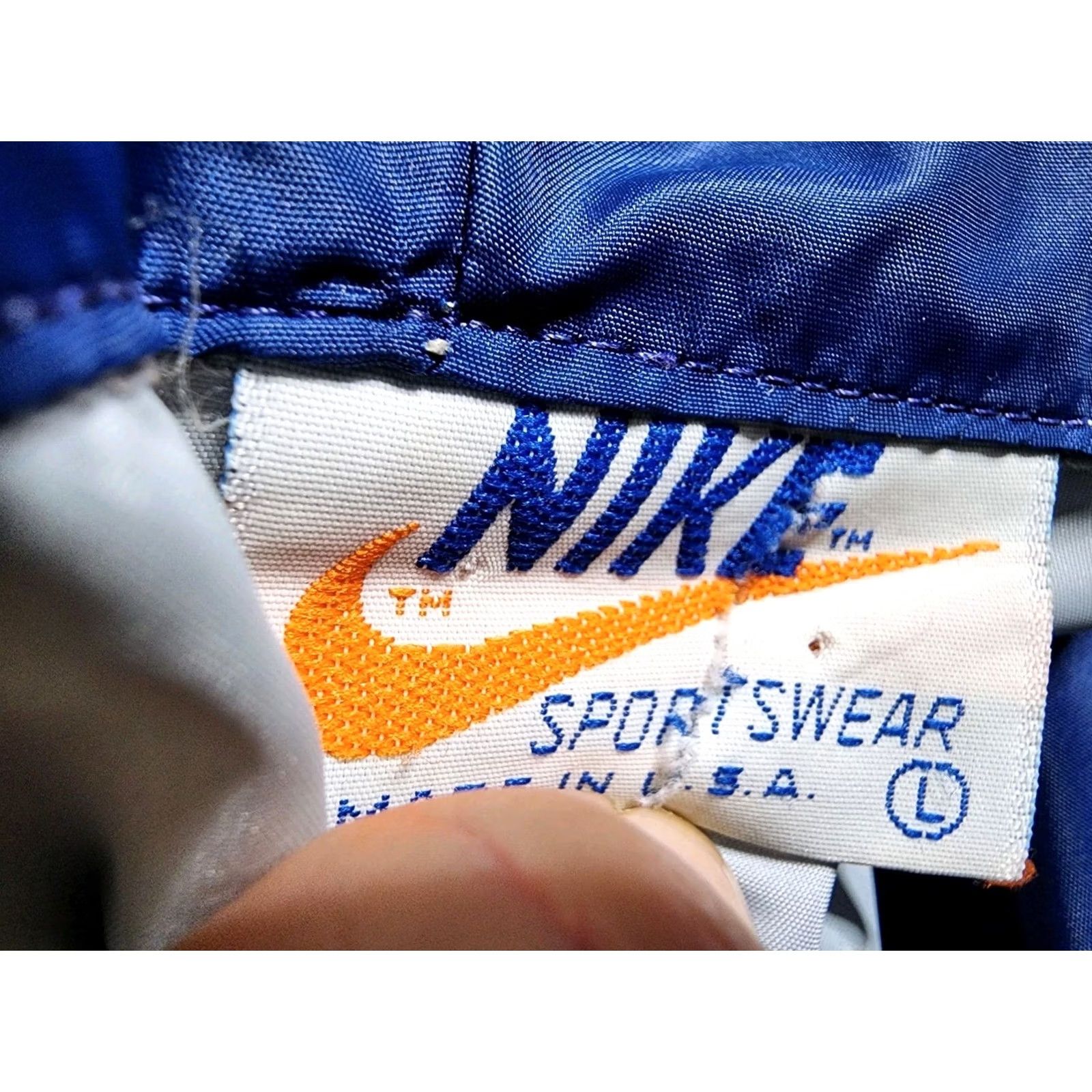 Nike Vintage Nike Windbreaker Jacket - Nylon Running Coat, Hood, Zip, Blue, Size L, Mens, 70s Retro Size US L / EU 52-54 / 3 - 7 Thumbnail