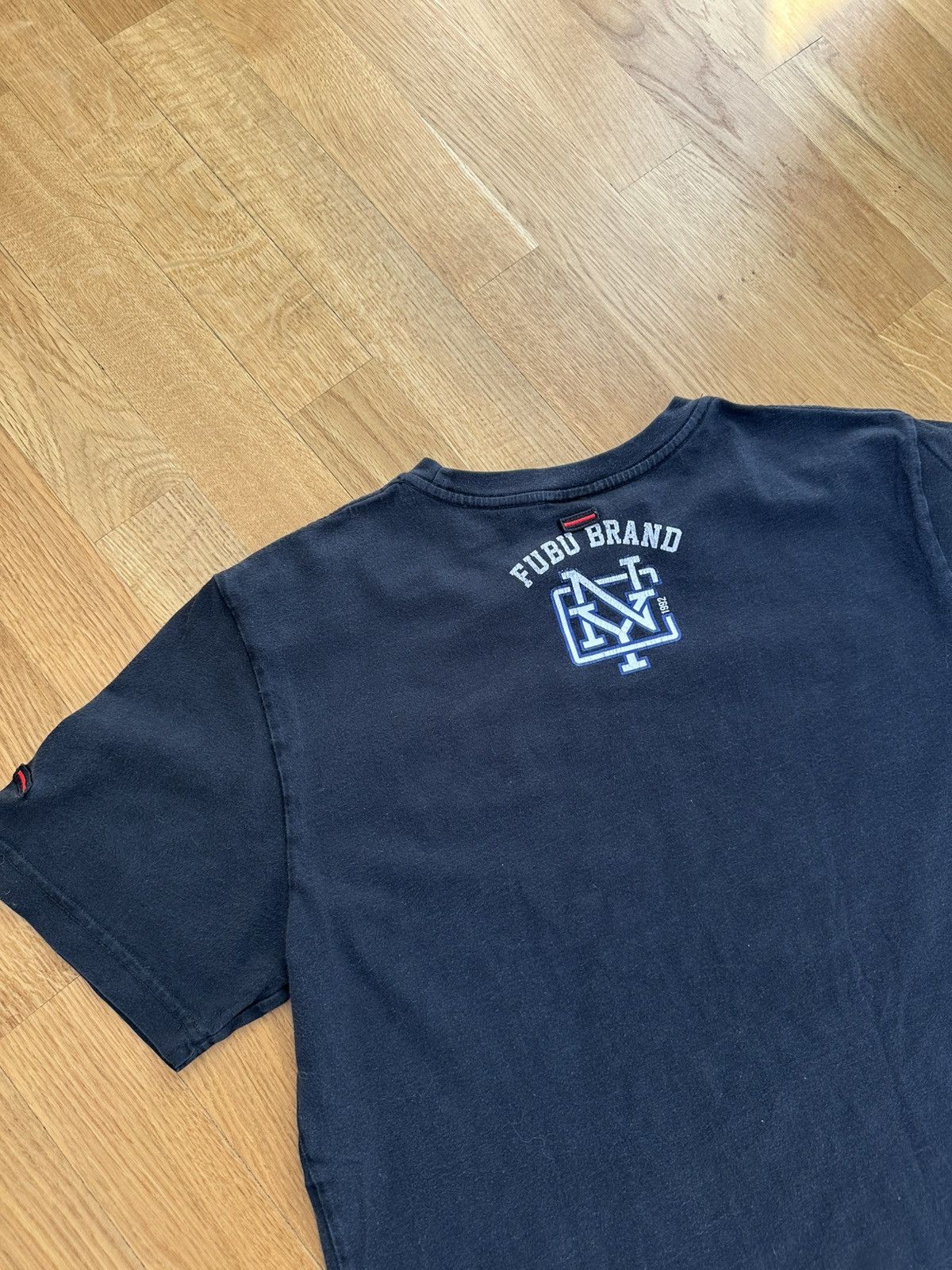 Fubu Vintage Fubu T-shirt 05 New York Logo Size US L / EU 52-54 / 3 - 11 Thumbnail