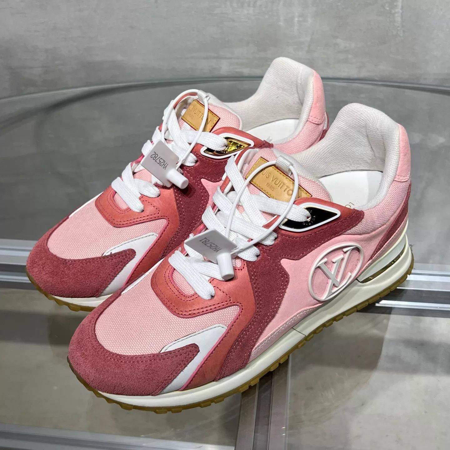 Louis Vuitton LV women's pink sneakers UK1.5/35.5 Size US 5 / IT 35 - 2 Thumbnail