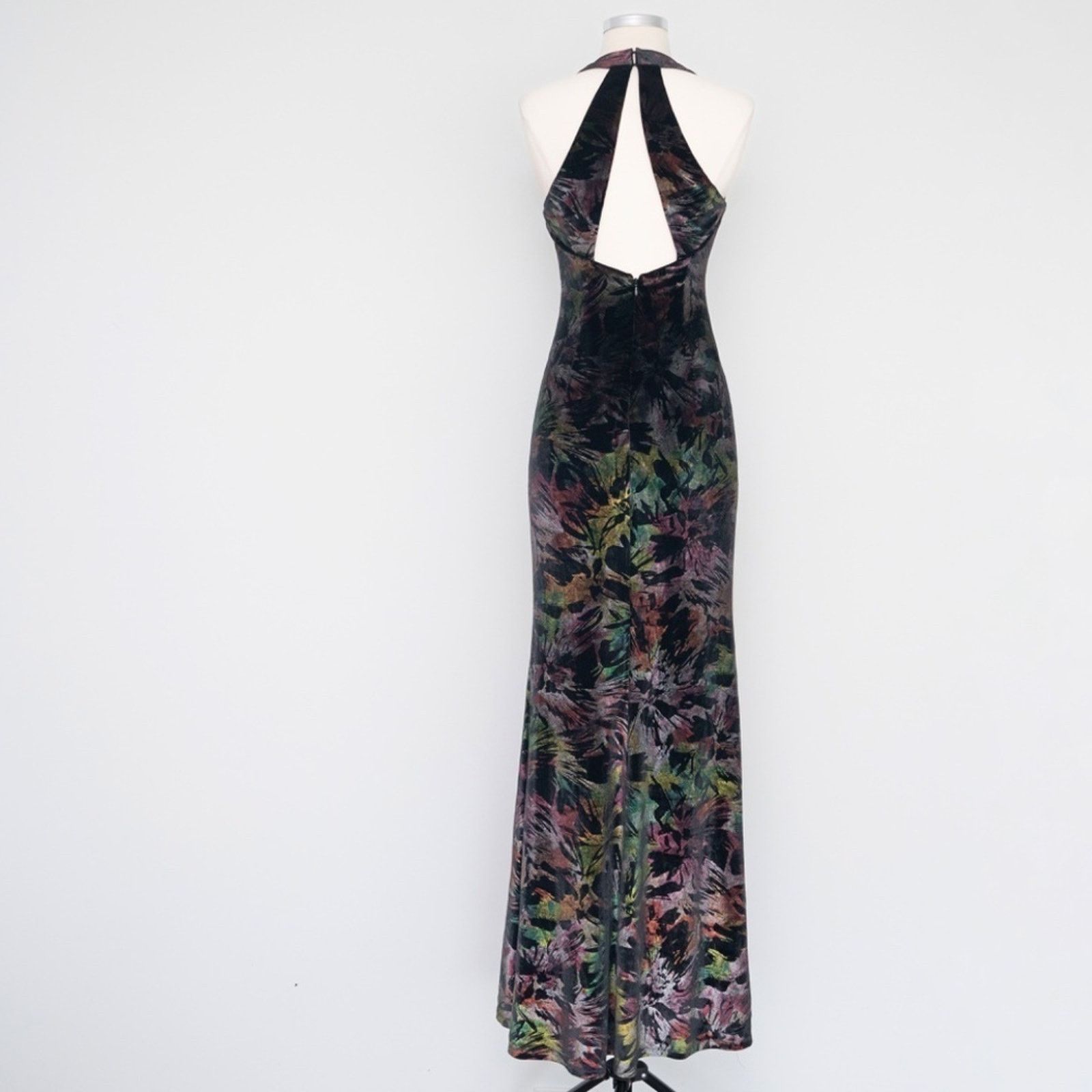 Dress the Population Dress The Population. Abstract Leaf Print Velvet gown. Size XS / US 0-2 / IT 36-38 - 4 Thumbnail