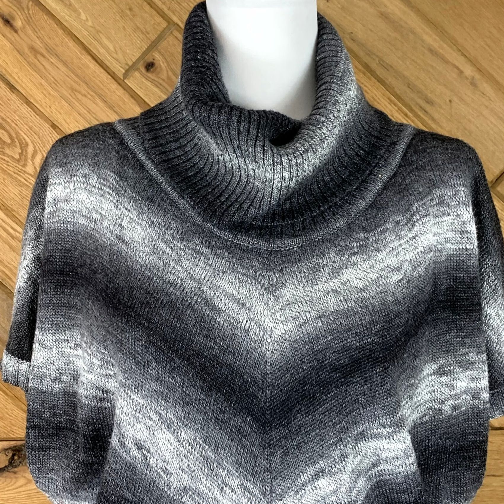 Vintage Item Specifications: Waterproof Size L / US 10 / IT 46 - 2 Thumbnail