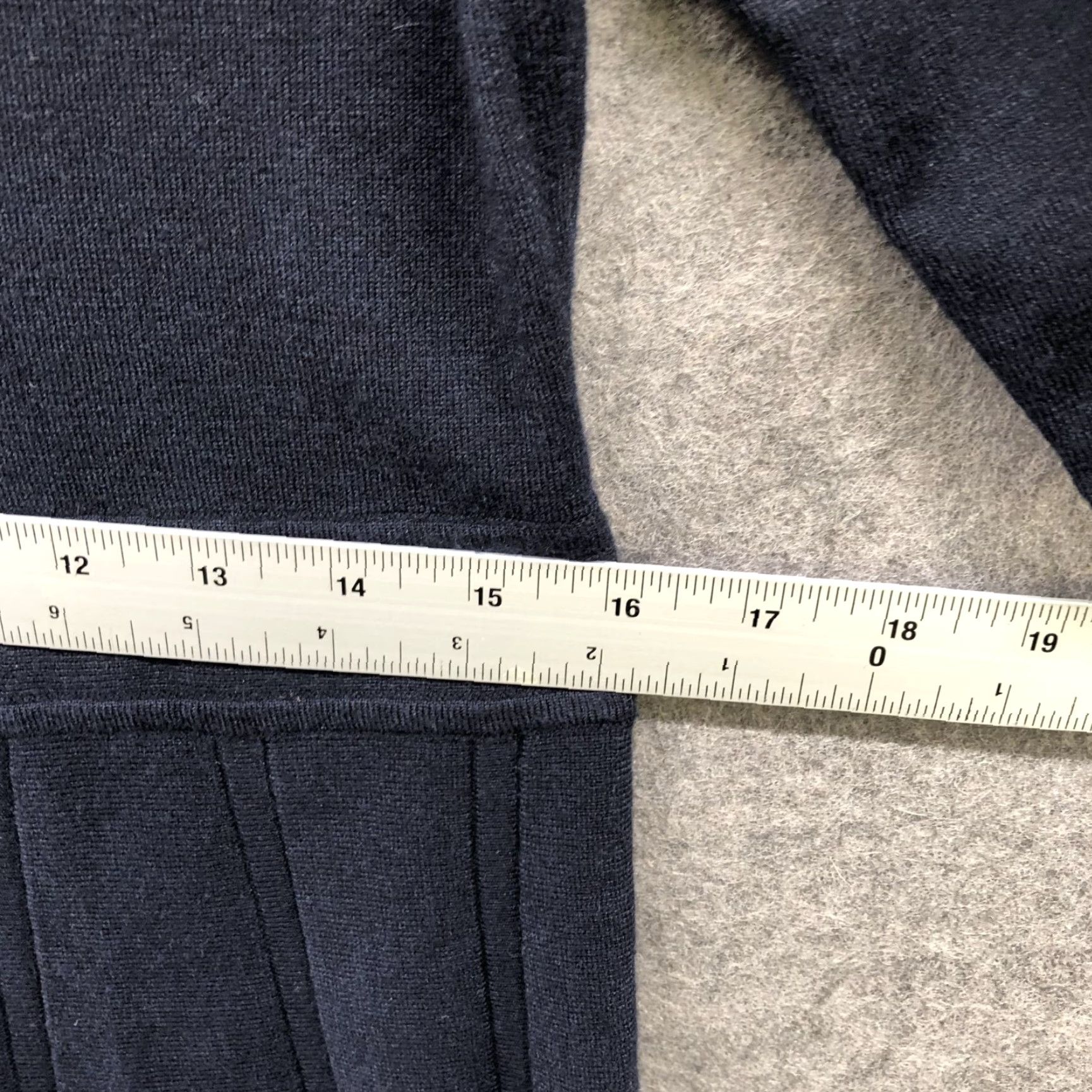 Vintage Carmen Marc Valvo Short Sleeve Sweater Dress Womens L Dark Blue A-Line Pleated Dress Size L / US 10 / IT 46 - 7 Thumbnail
