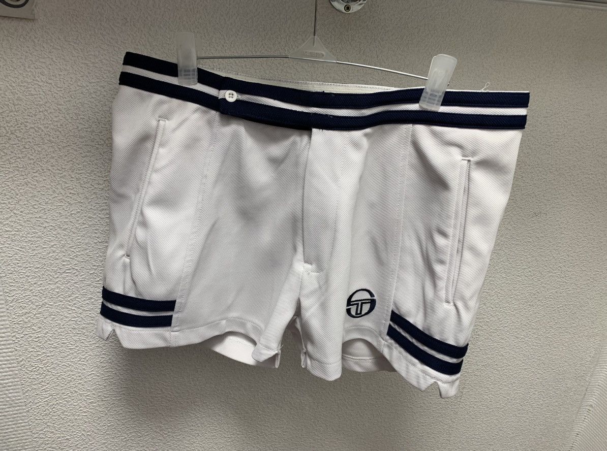 Sergio Tacchini Sergio tacchini archival clothing white shorts M 32 as Size US 32 / EU 48 - 2 Thumbnail