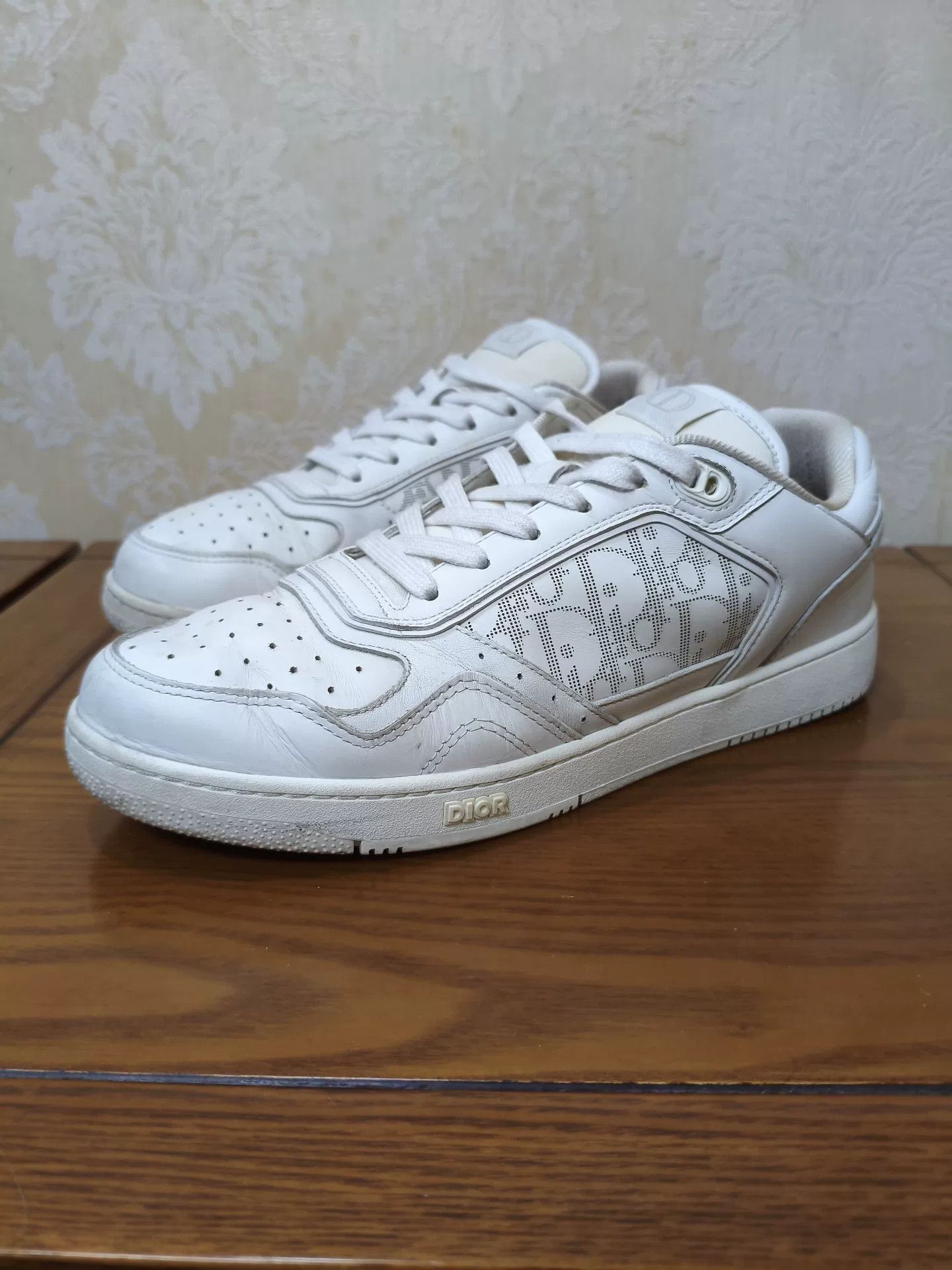 Dior Dior White Lowtop Sneakers 10 Men Size US 10 / EU 43 - 1 Thumbnail