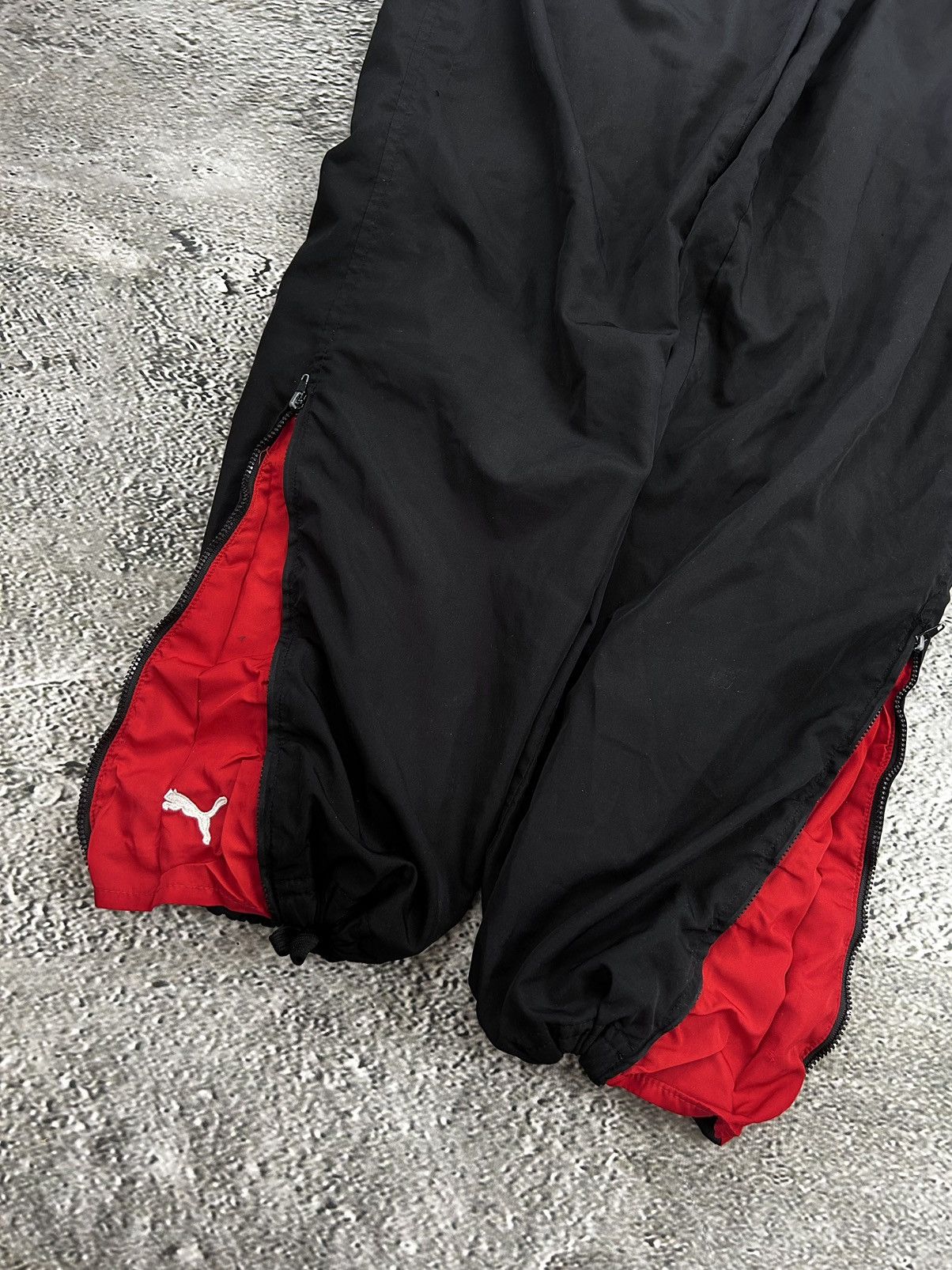 Puma × Vintage Puma tracksuit pants jacket vintage red black Y2K drill Size US L / EU 52-54 / 3 - 13 Thumbnail