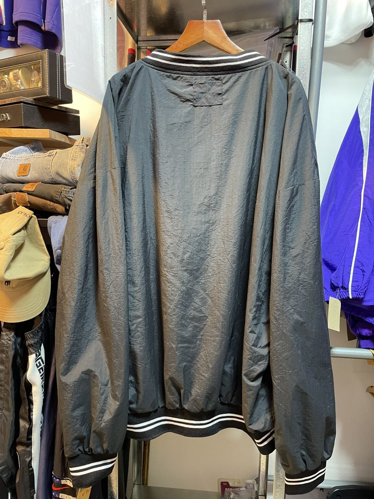 Nike Vintage Nike Bog Logo V-Neck Windbreaker Size US XL / EU 56 / 4 - 3 Thumbnail