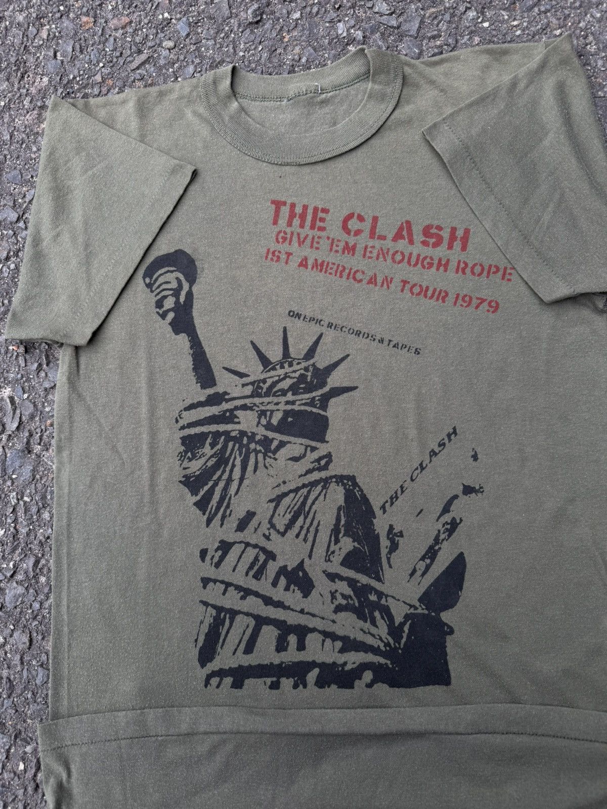 Band Tees Vintage 70's The Clash Give 'Em Enough rope" Amrican Tour Size US L / EU 52-54 / 3 - 3 Thumbnail