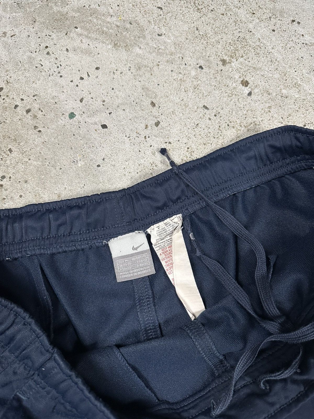 Nike Vintage Y2K Nike Baggy Navy Track Pants Swoosh rare usa Size US 32 / EU 48 - 8 Thumbnail