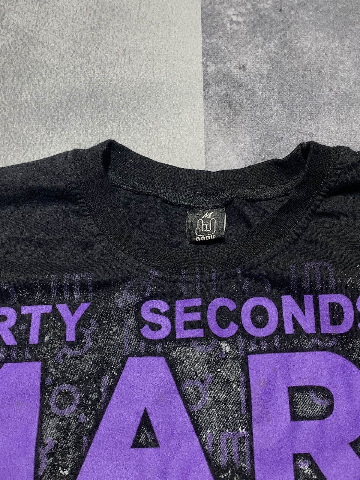Band Tees × Vintage Vintage Y2K Thirty Seconds To Mars band tee Big Logo size M Size US M / EU 48-50 / 2 - 5 Thumbnail