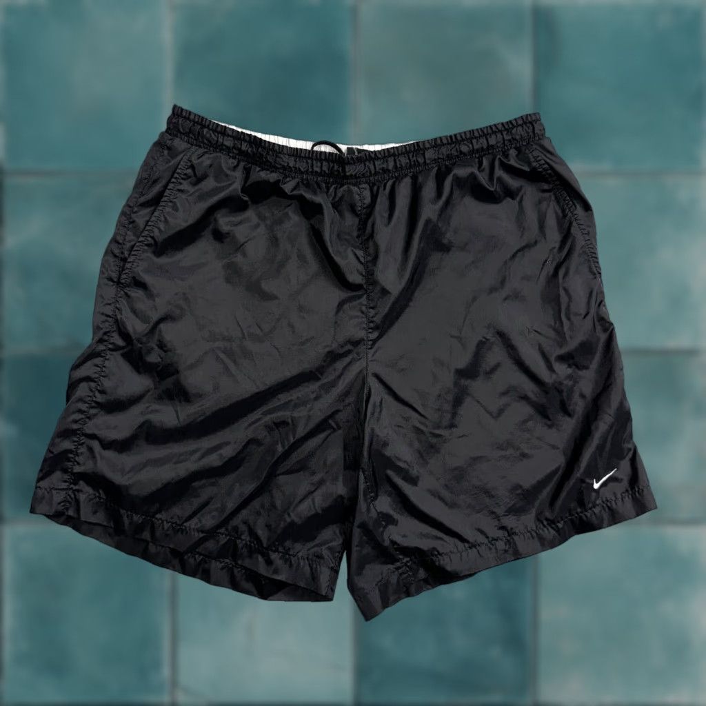 VINTAGE Nike Shorts Mens Large Black Nylon 90s Soccer Activewear