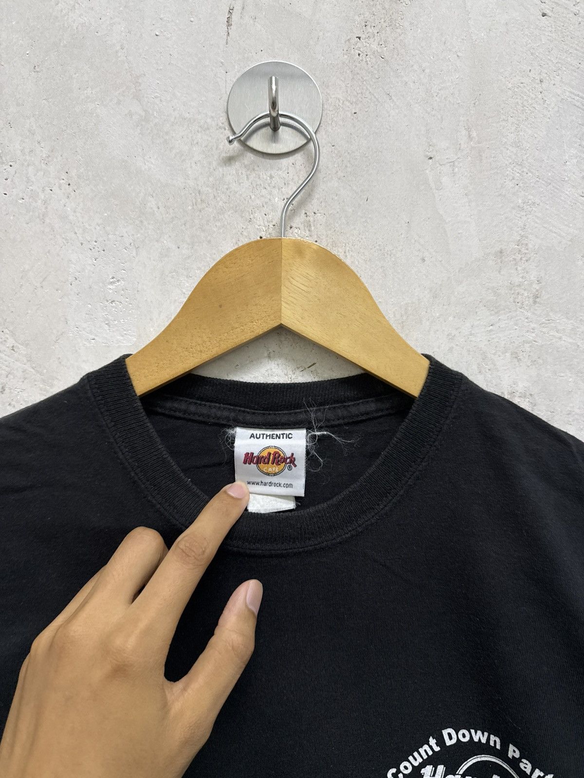 Hard Rock Cafe 2000s Hard Rock Cafe Osaka T-Shirt Size US S / EU 44-46 / 1 - 5 Thumbnail