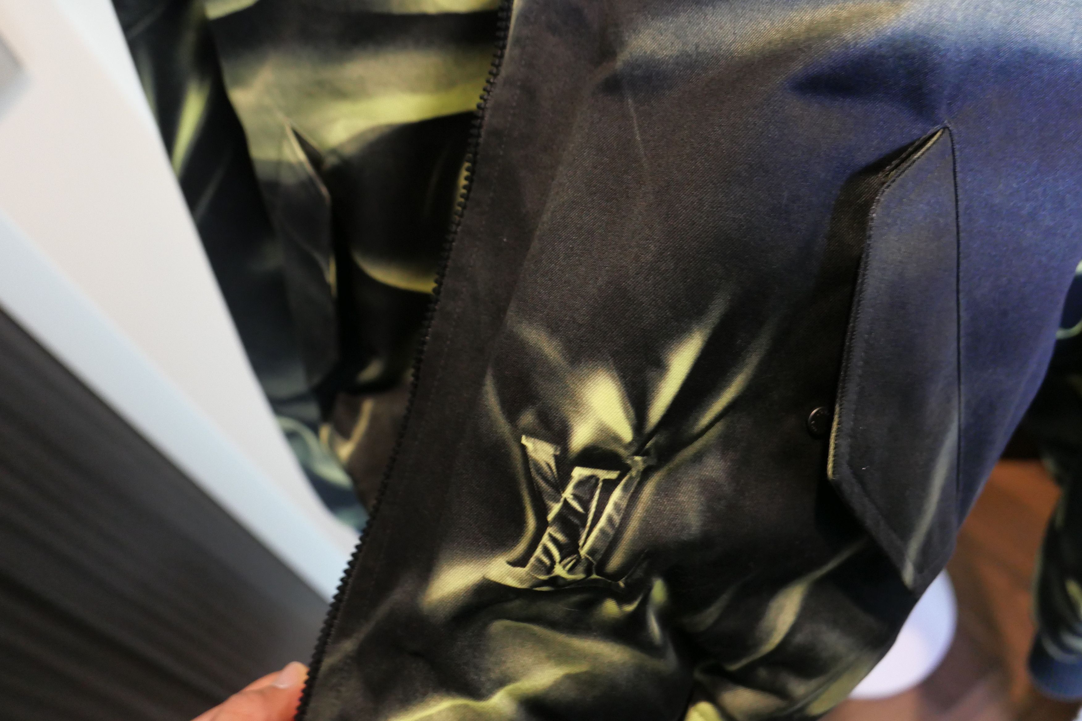 Louis Vuitton Louis Vuitton Graphic Bomber Jacket Size US XL / EU 56 / 4 - 7 Thumbnail