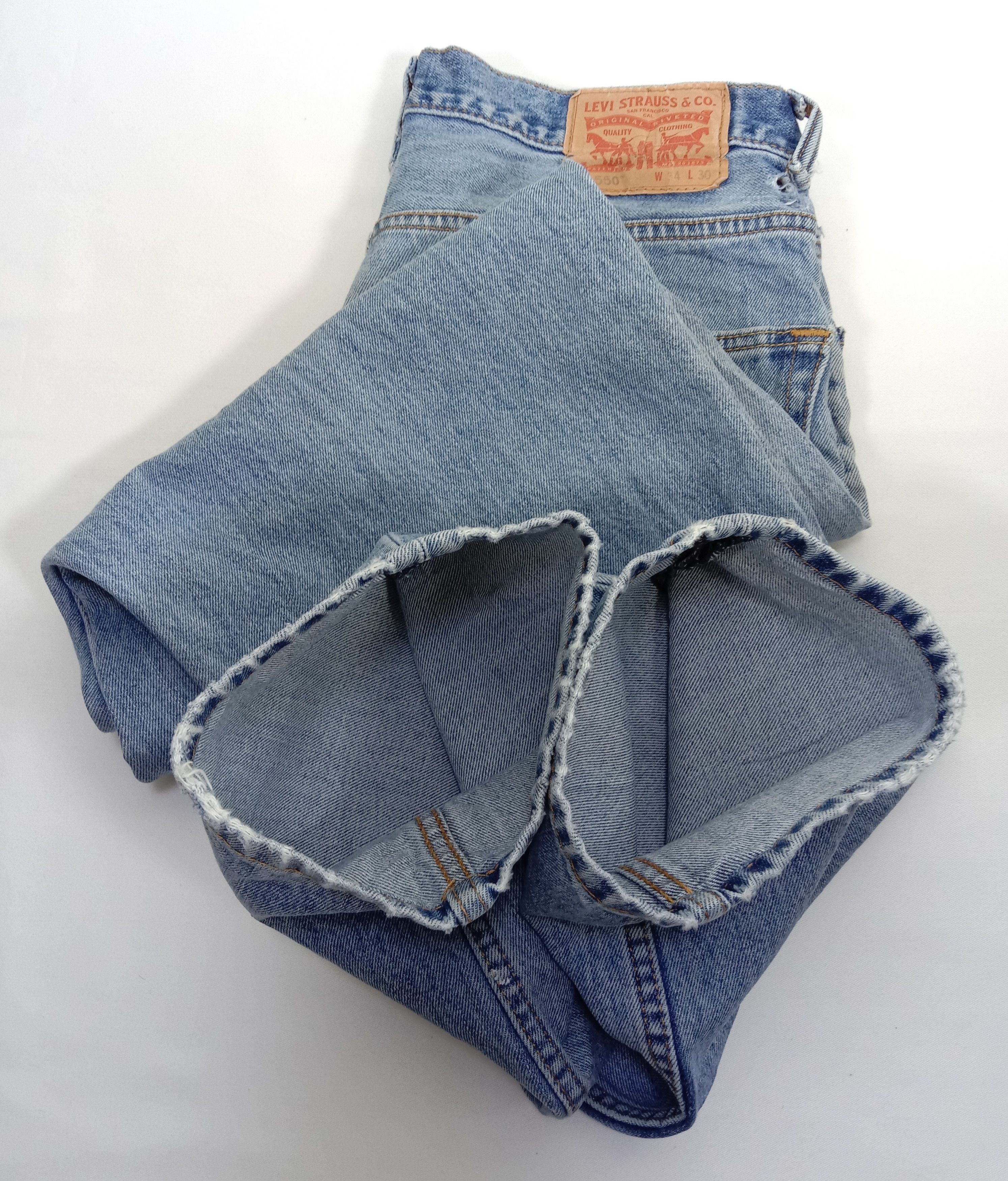 Levi's Vintage Levi's 550 Jeans Light Wash Distressed Denim Size US 32 / EU 48 - 16 Thumbnail