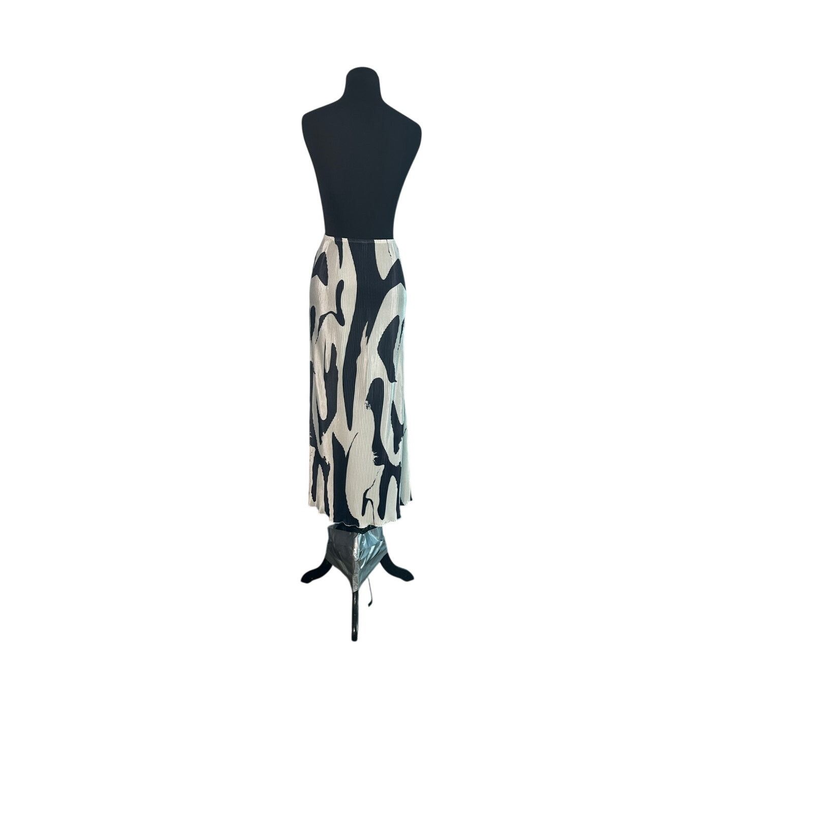 Shein Shein white black print pleated pull on maxi skirt size XL Size 34" / US 12 / IT 48 - 10 Thumbnail