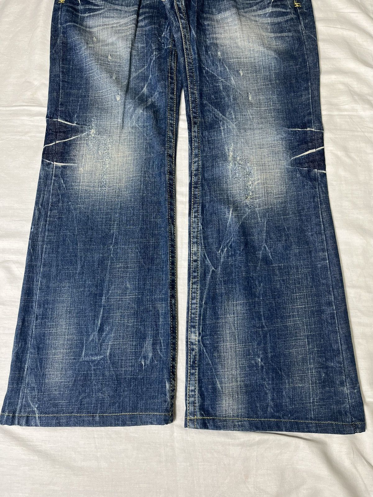 If Six Was Nine × Japanese Brand × Le Grande Bleu (L.G.B.) 33" Red Pepper Jeans Distressed Bootcut Size 33" - 12 Thumbnail