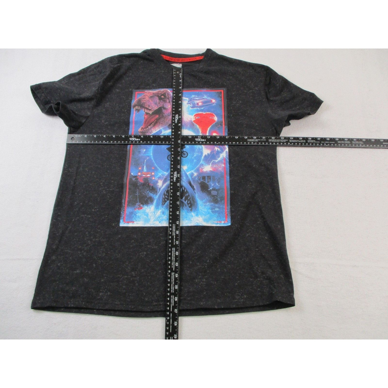 Universal Studios Universal Jaws ET Jurassic Park Back to Future Tee Mens XL Size US XL / EU 56 / 4 - 6 Thumbnail