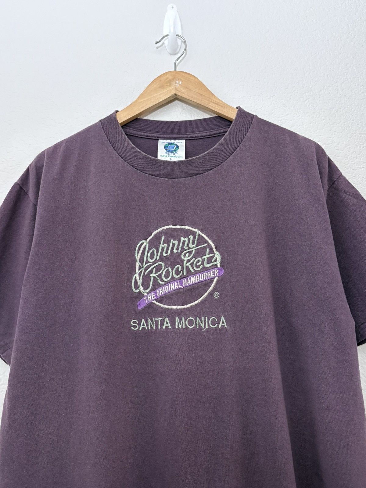 Vintage 90’s Johnny Rockets Santa Monica Embroidered Vintage Tee Size US M / EU 48-50 / 2 - 1 Thumbnail