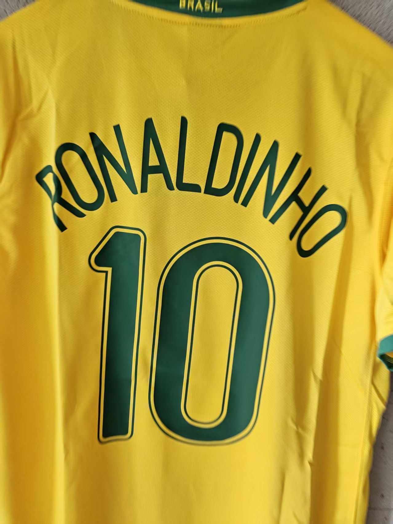 Other #10 Ronaldinho Jersey 2006 Brazil Home Size US XL / EU 56 / 4 - 5 Thumbnail
