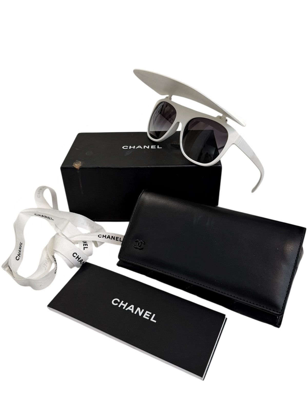 Chanel RARE Flip Visor White Sunglasses Size ONE SIZE - 2 Thumbnail