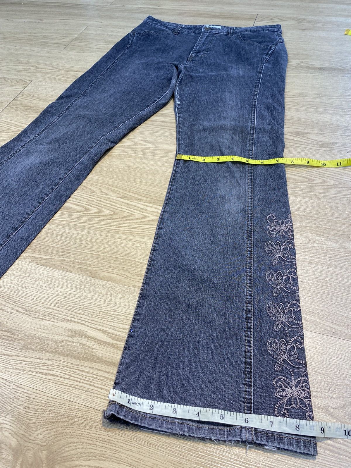 Japanese Brand Vintage Japanese Brand Embroidery Flaired Jeans Size US 29 - 16 Thumbnail