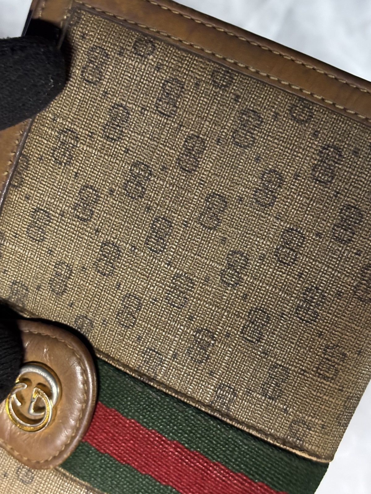 Gucci (very worn) Gucci Long Wallet Vintage Size ONE SIZE - 23 Thumbnail