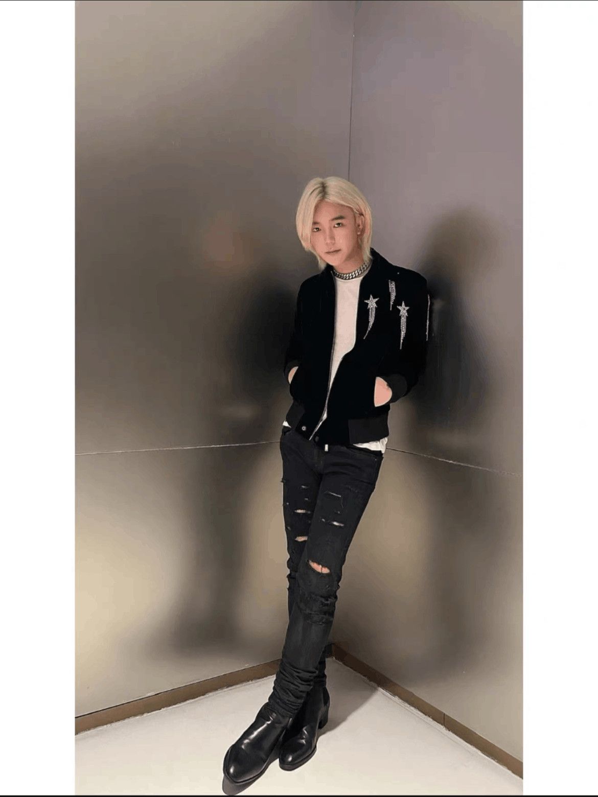 Saint Laurent Paris F38 Saint Laurent Paris 17AW Runway Velvet Crystal Jacket Size US S / EU 44-46 / 1 - 6 Thumbnail
