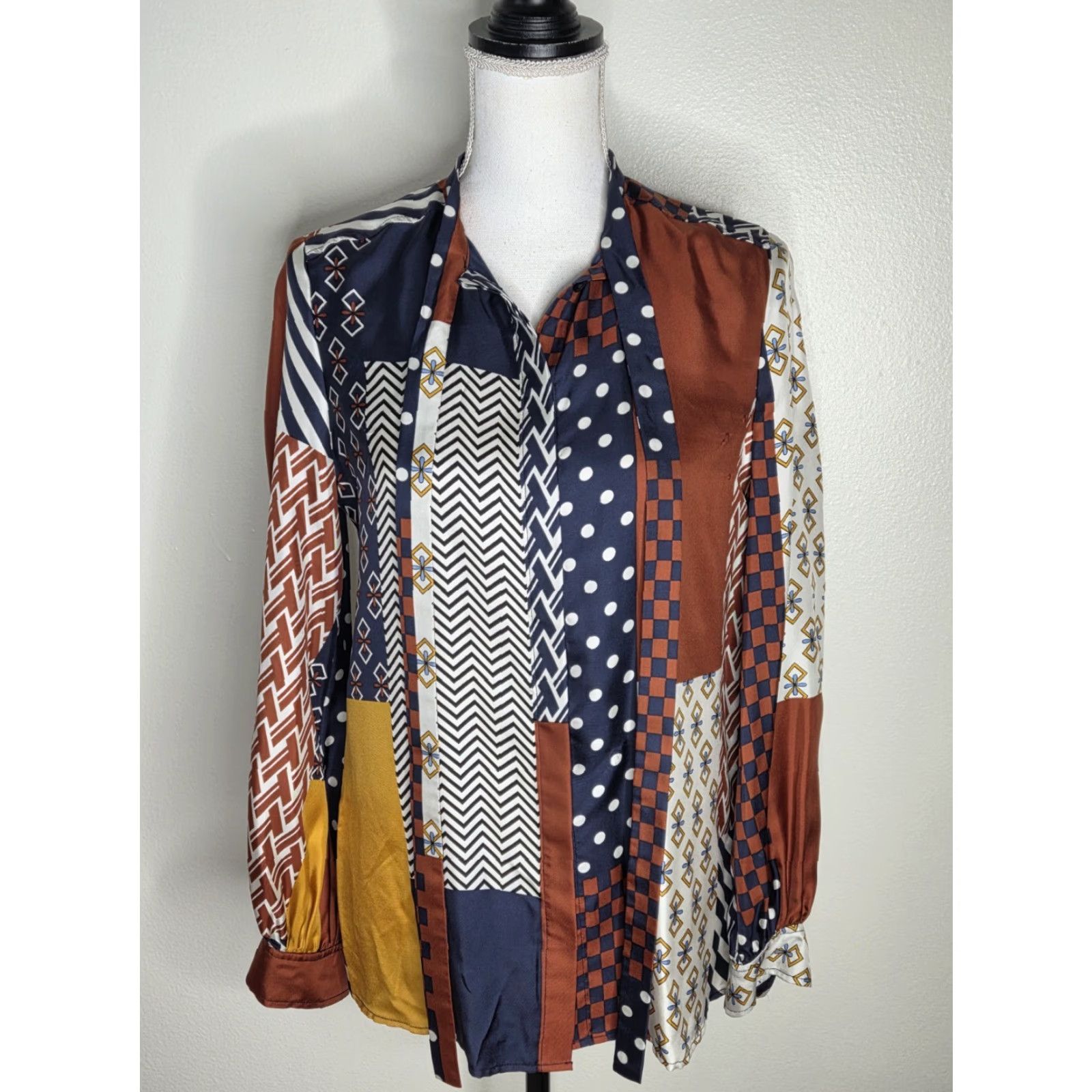 Tory Burch Tory Burch Vivian Patchwork Silk 2 Piece Set Shirt Pants Sz 4 Multicolor 70s Geometric Silk Long Sleeve Wide Leg Womens Set Size S / US 4 / IT 40 - 5 Thumbnail