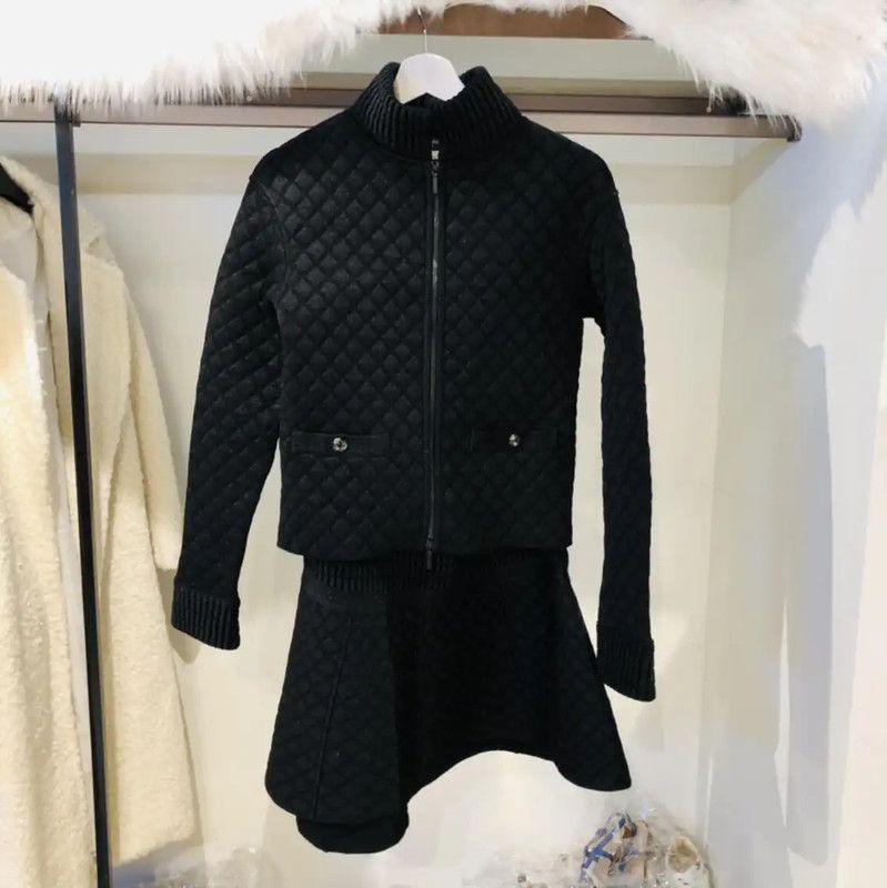 Chanel Chanel Black Quilted Women's Jacket and Skirt Set 0089 Size S / US 4 / IT 40 - 1 Thumbnail