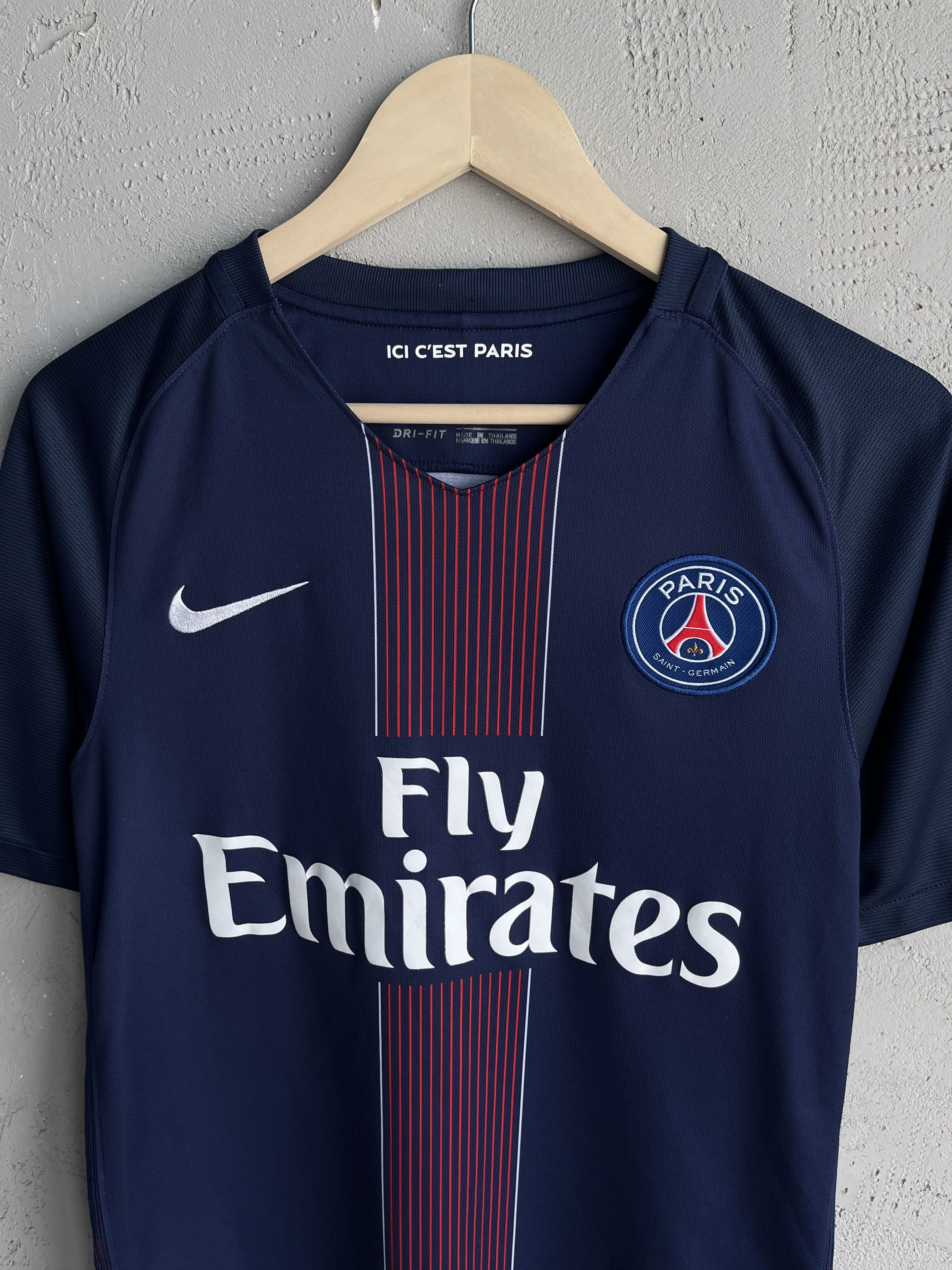 Nike × Vintage PSG PARIS SAINT-GERMAIN 2016/2017 SHIRT SOCCER JERSEY NIKE Size US S / EU 44-46 / 1 - 2 Thumbnail