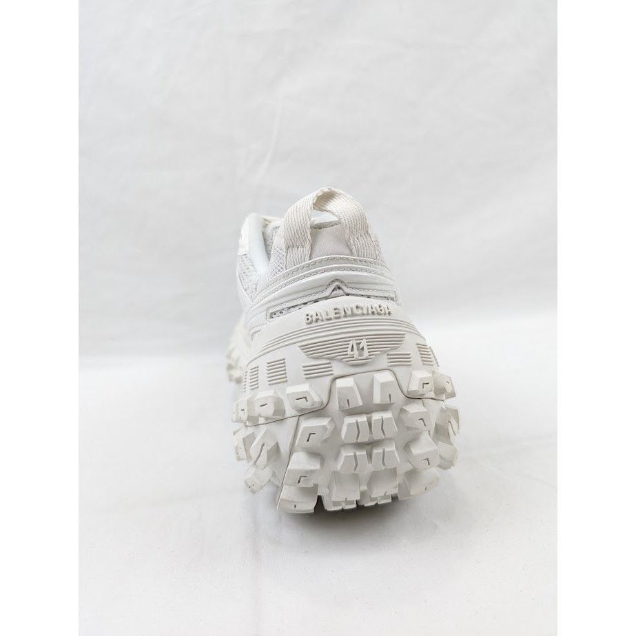 Balenciaga o1rshd1 Contrast Defender Bouncer in Eggshell/Black Size US 8 / EU 41 - 11 Thumbnail